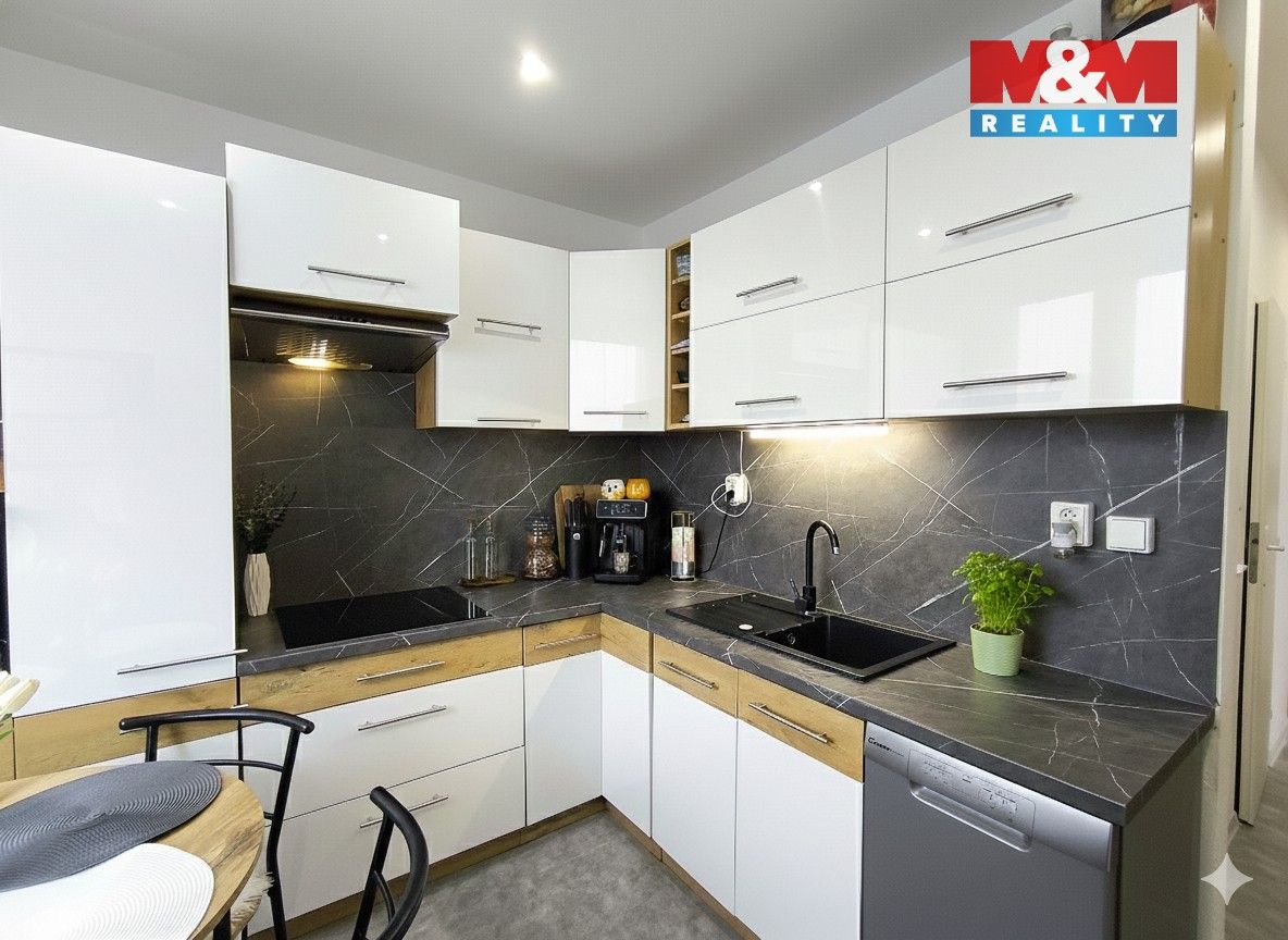 Prodej bytu 3+1 63 m² - foto 1