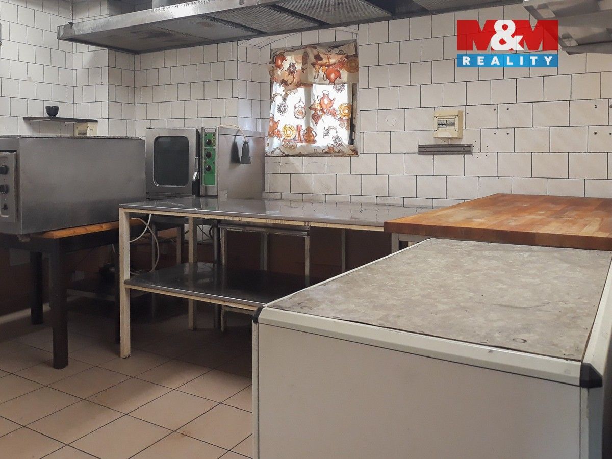 Pronájem komerčního prostoru 400 m² - foto 12