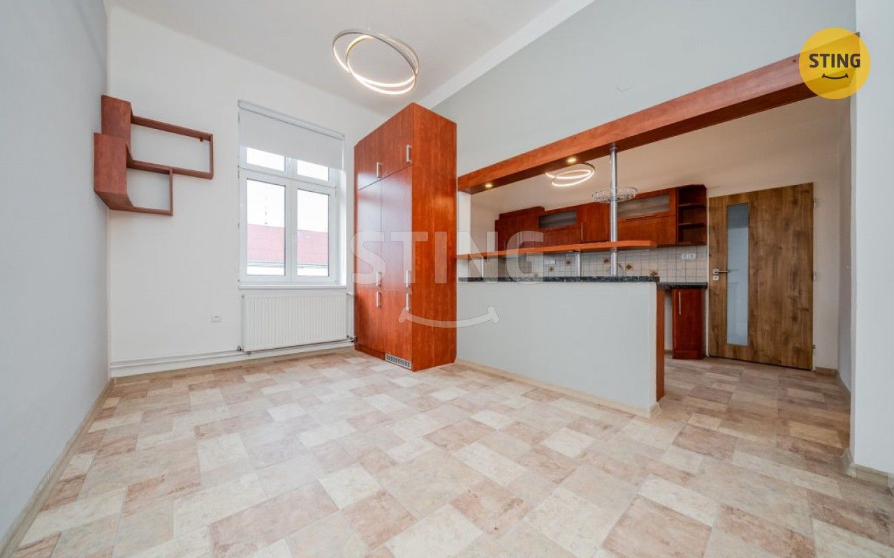 Pronájem bytu 3+1 100 m² - foto 2