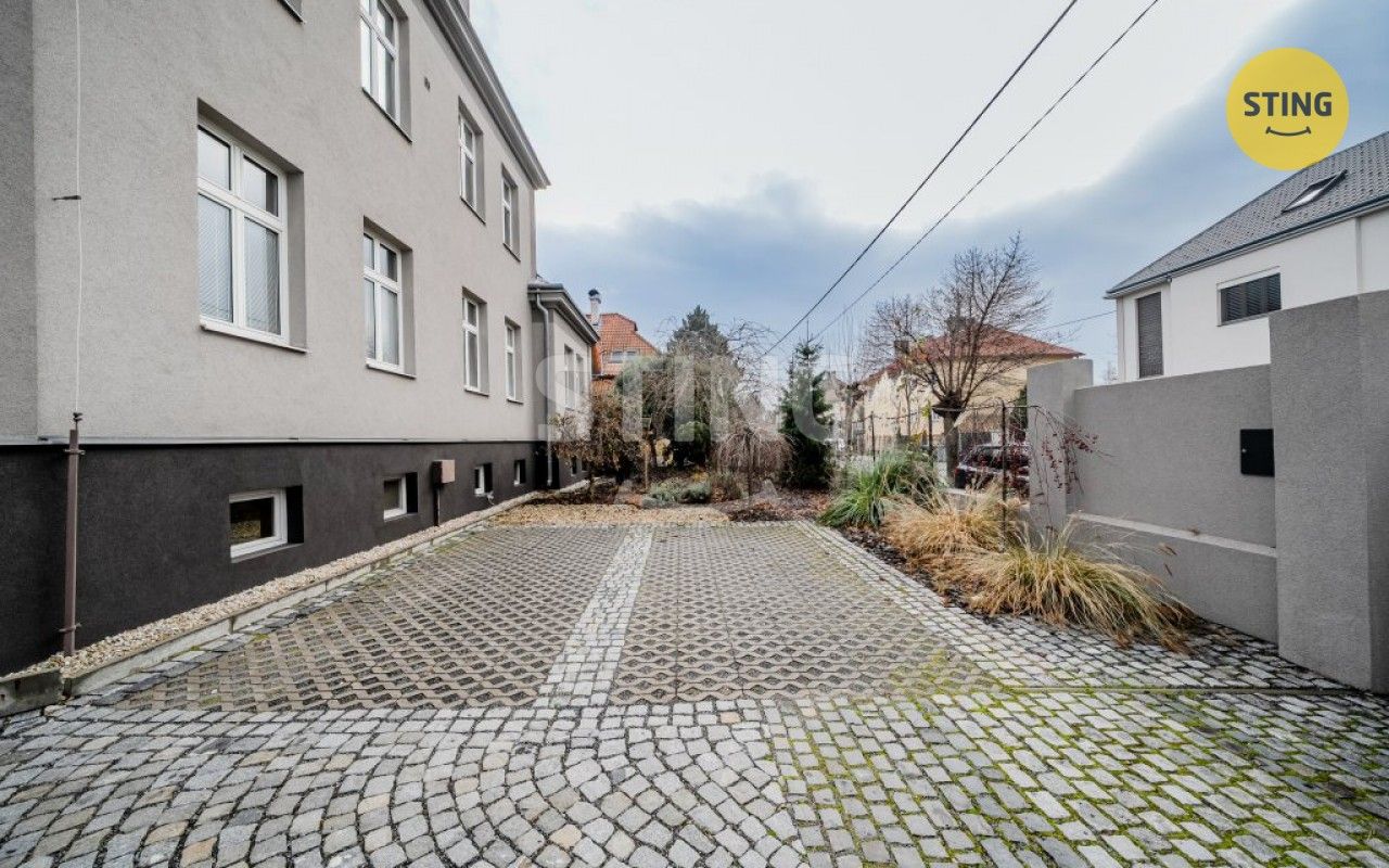 Pronájem bytu 2+1 70 m² - foto 11