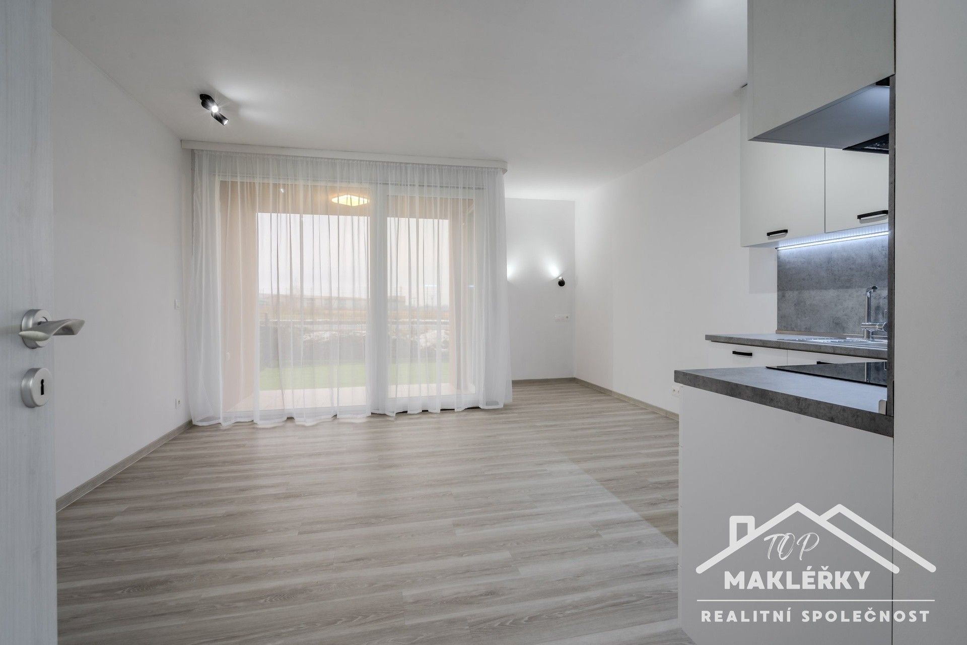 Pronájem bytu 1+kk 30 m² - foto 5