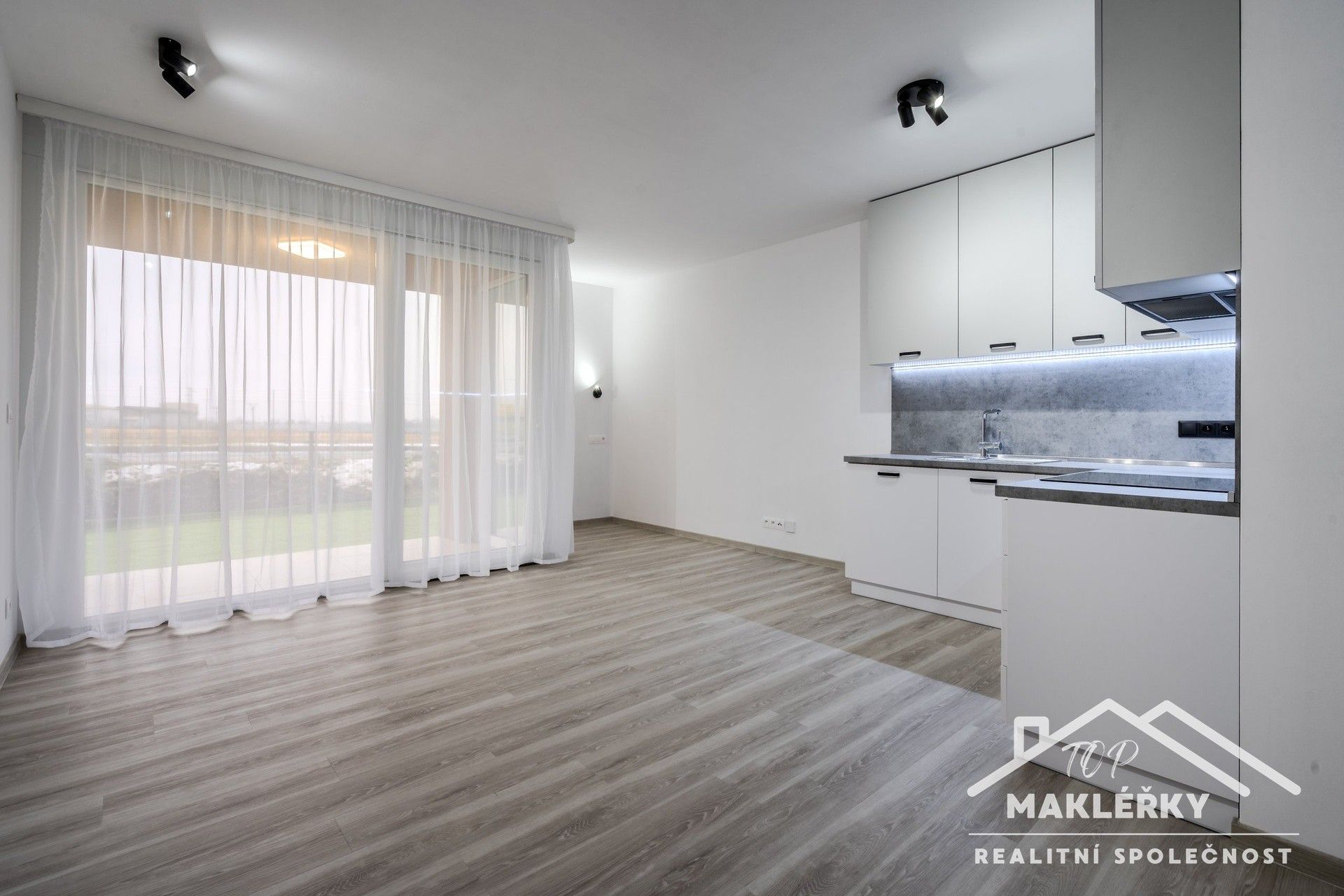 Pronájem bytu 1+kk 30 m² - foto 4