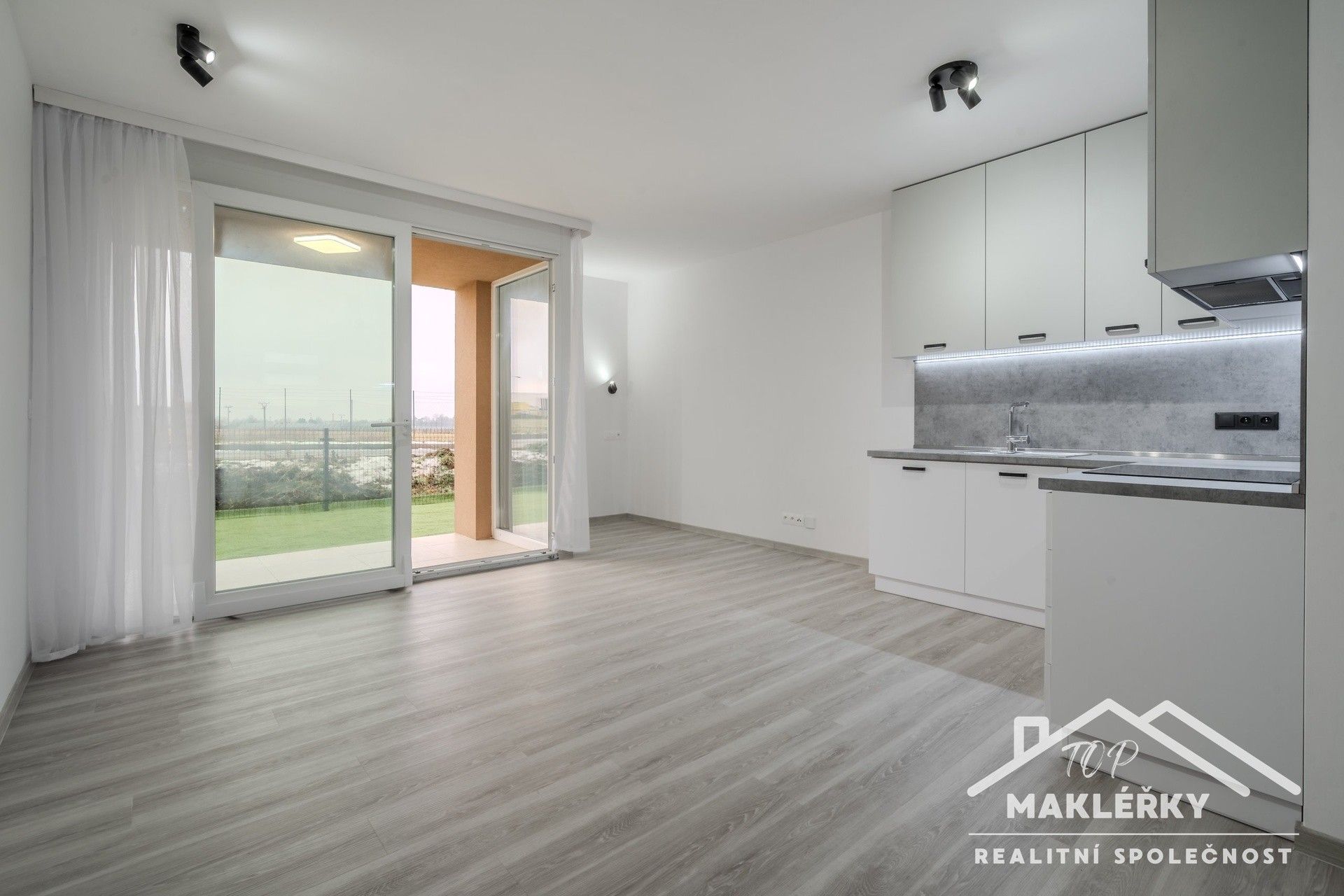 Pronájem bytu 1+kk 30 m² - foto 11