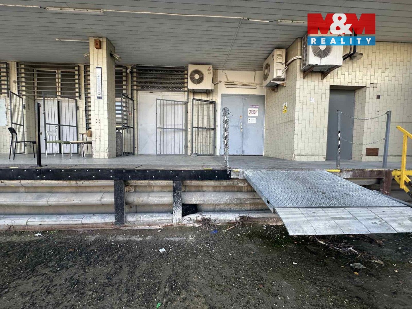 Pronájem komerčního prostoru 1300 m² - foto 7