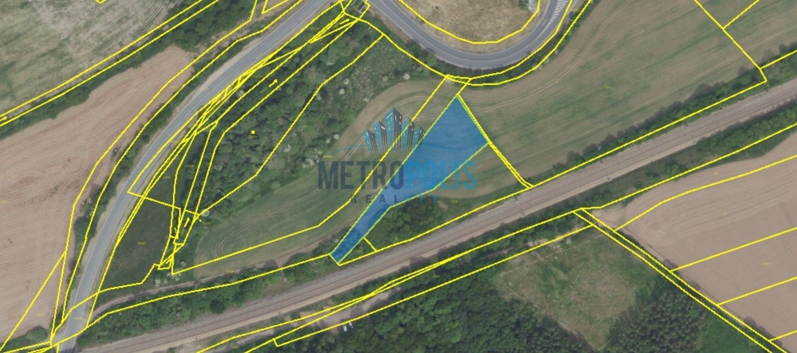 Prodej pozemku 2496 m² - foto 1