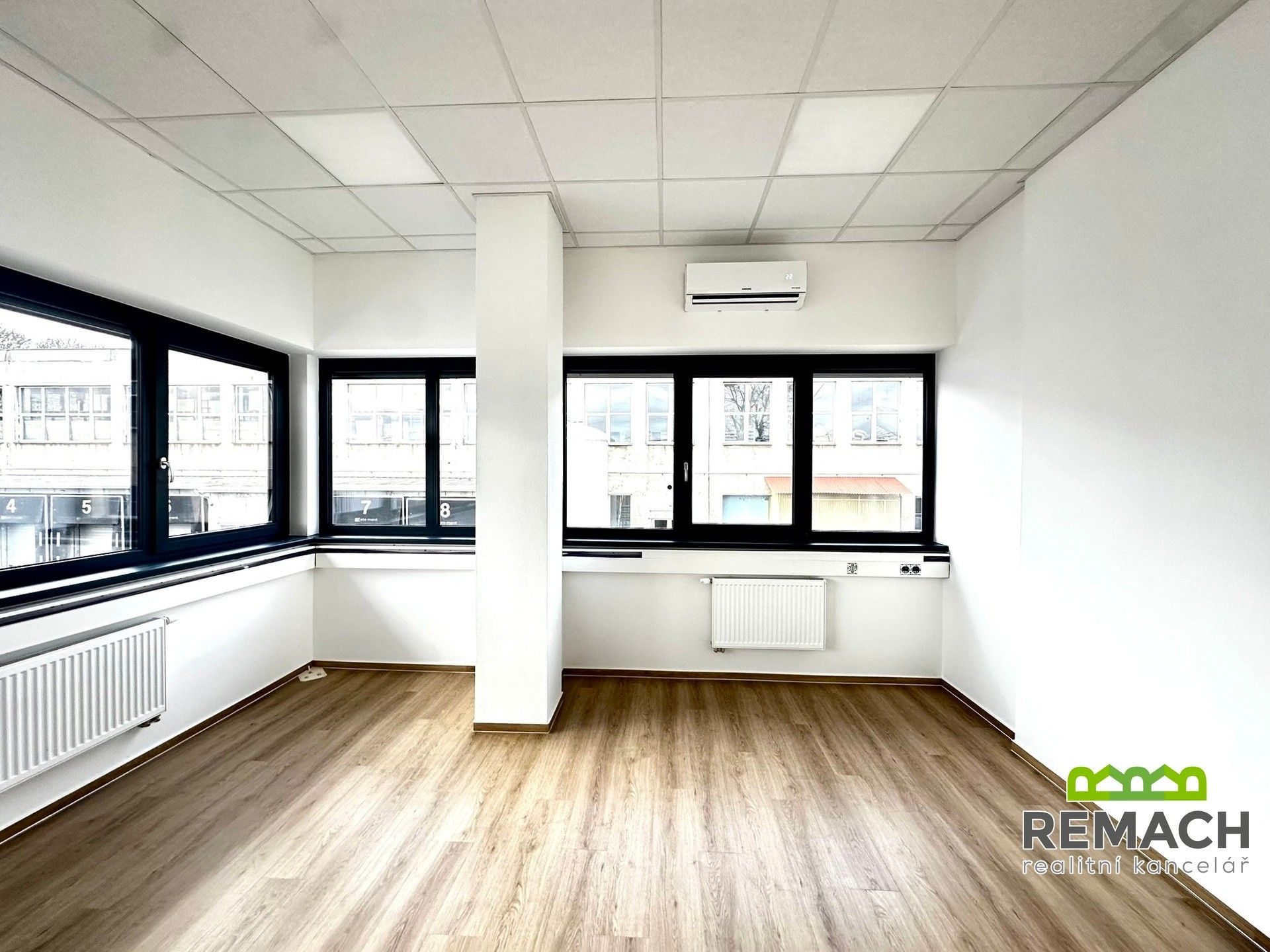 Pronájem komerčního prostoru 500 m² - foto 8