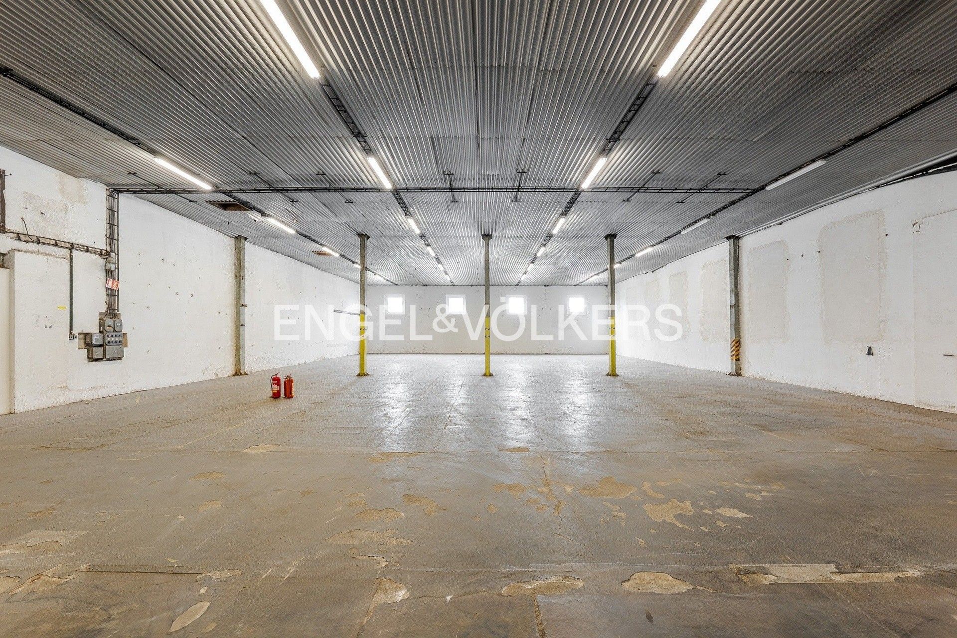 Pronájem komerčního prostoru 1321 m² - foto 3