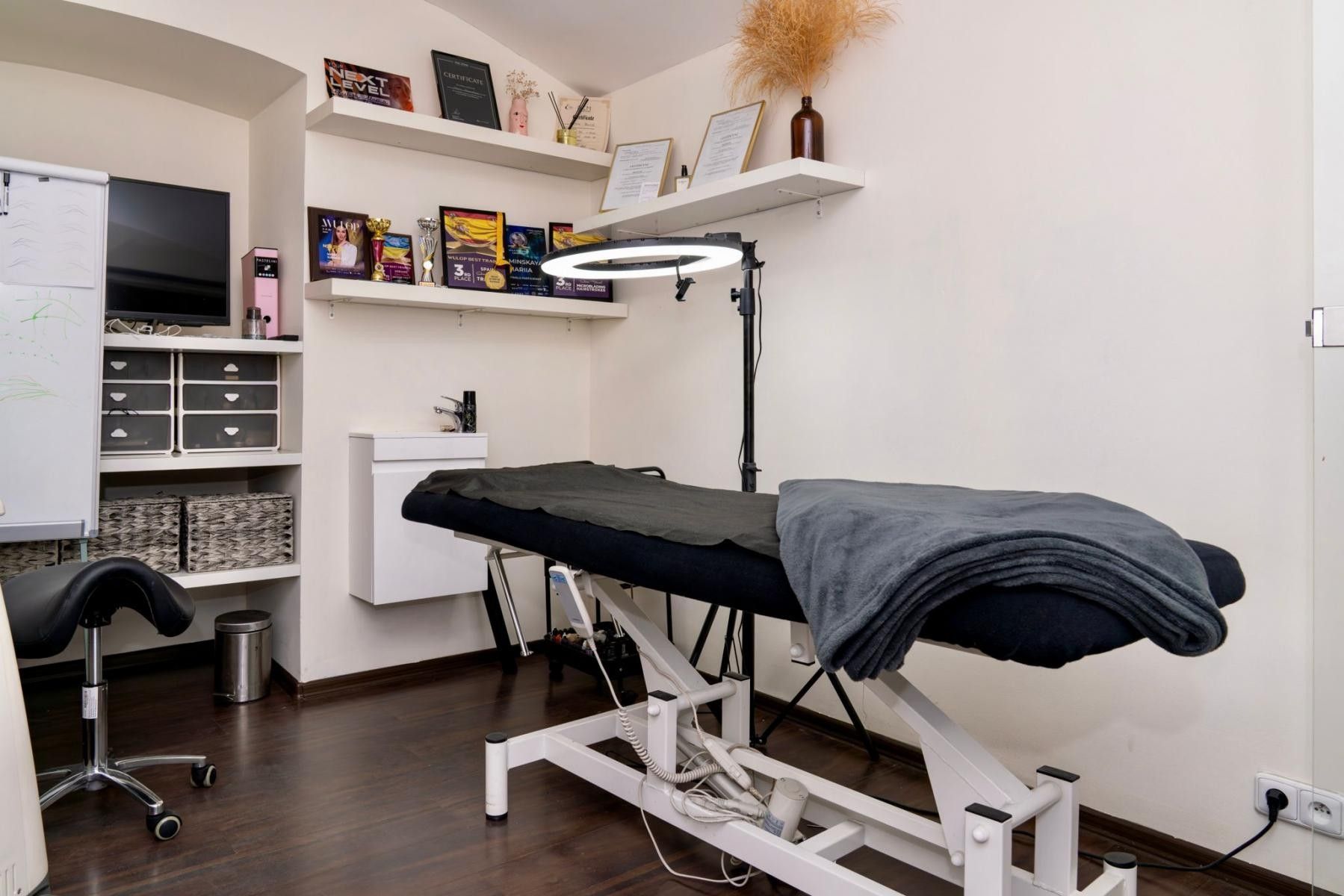 Pronájem komerčního prostoru 136 m² - foto 4