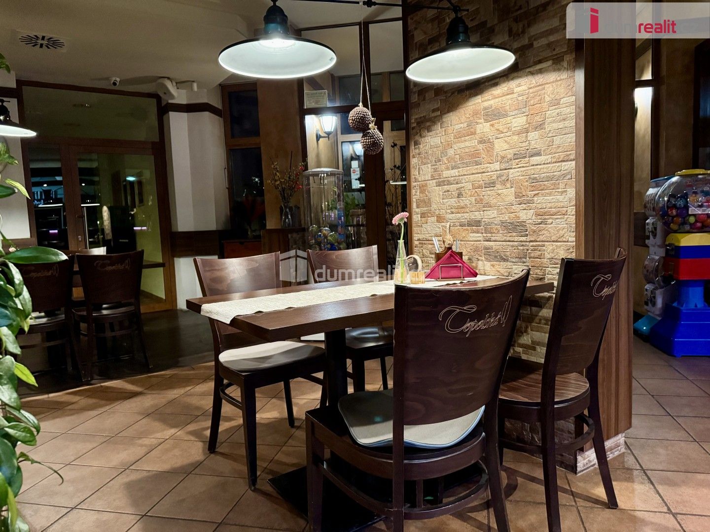 Pronájem komerčního prostoru 908 m² - foto 10