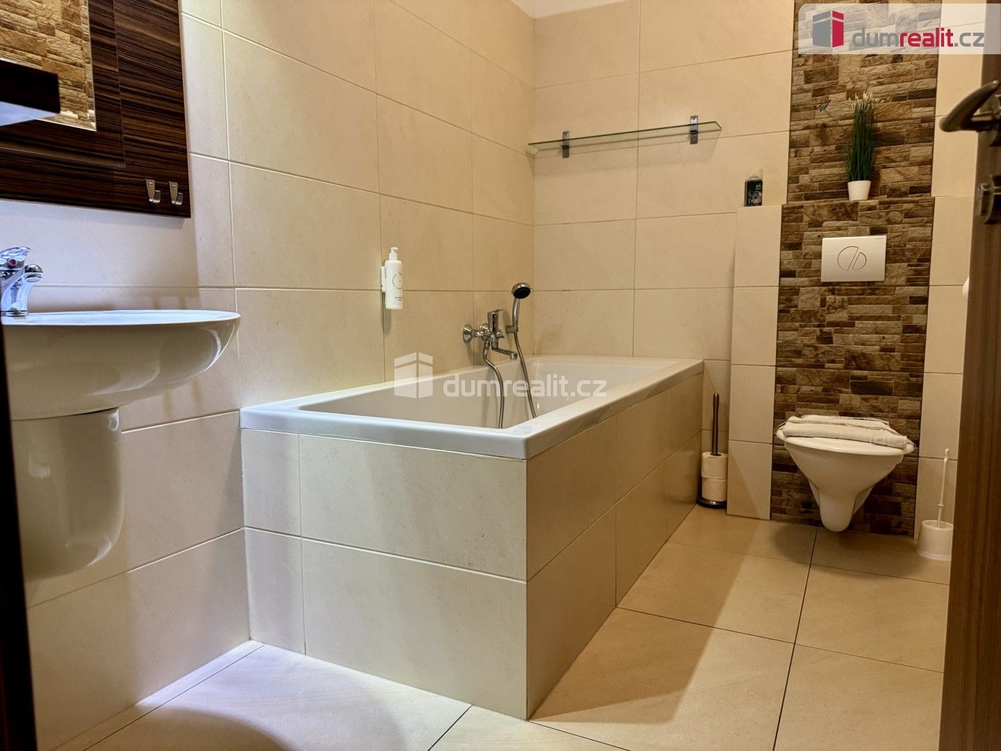 Pronájem komerčního prostoru 908 m² - foto 15