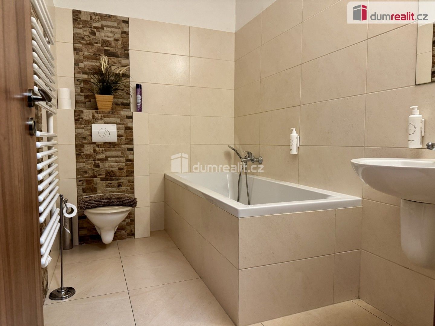 Pronájem komerčního prostoru 908 m² - foto 19