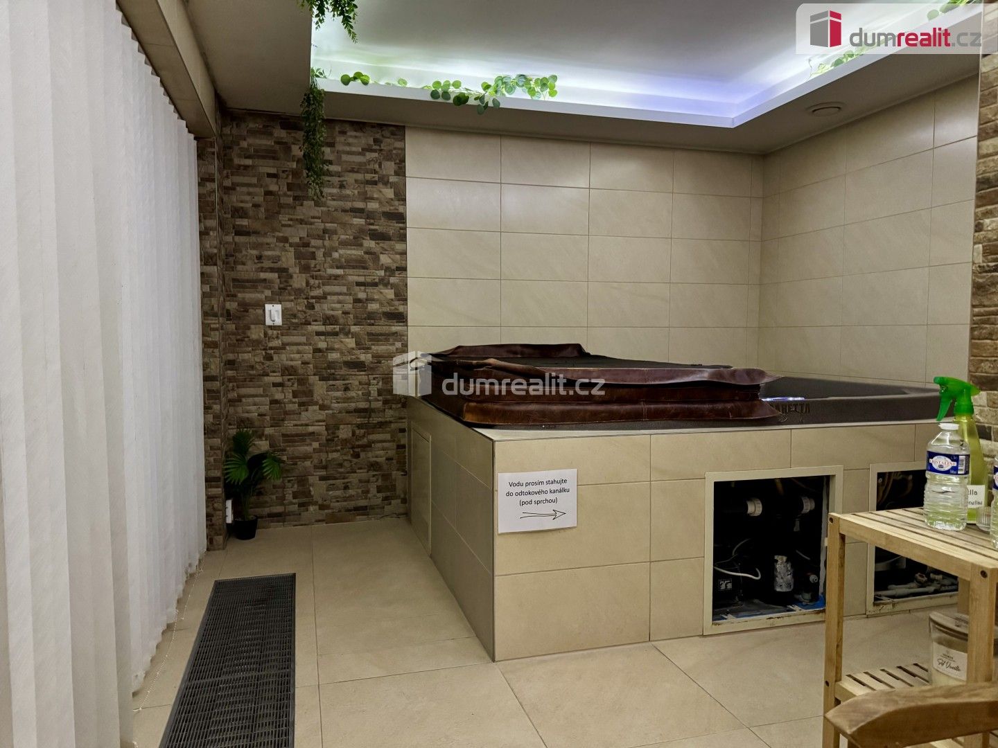 Pronájem komerčního prostoru 908 m² - foto 24