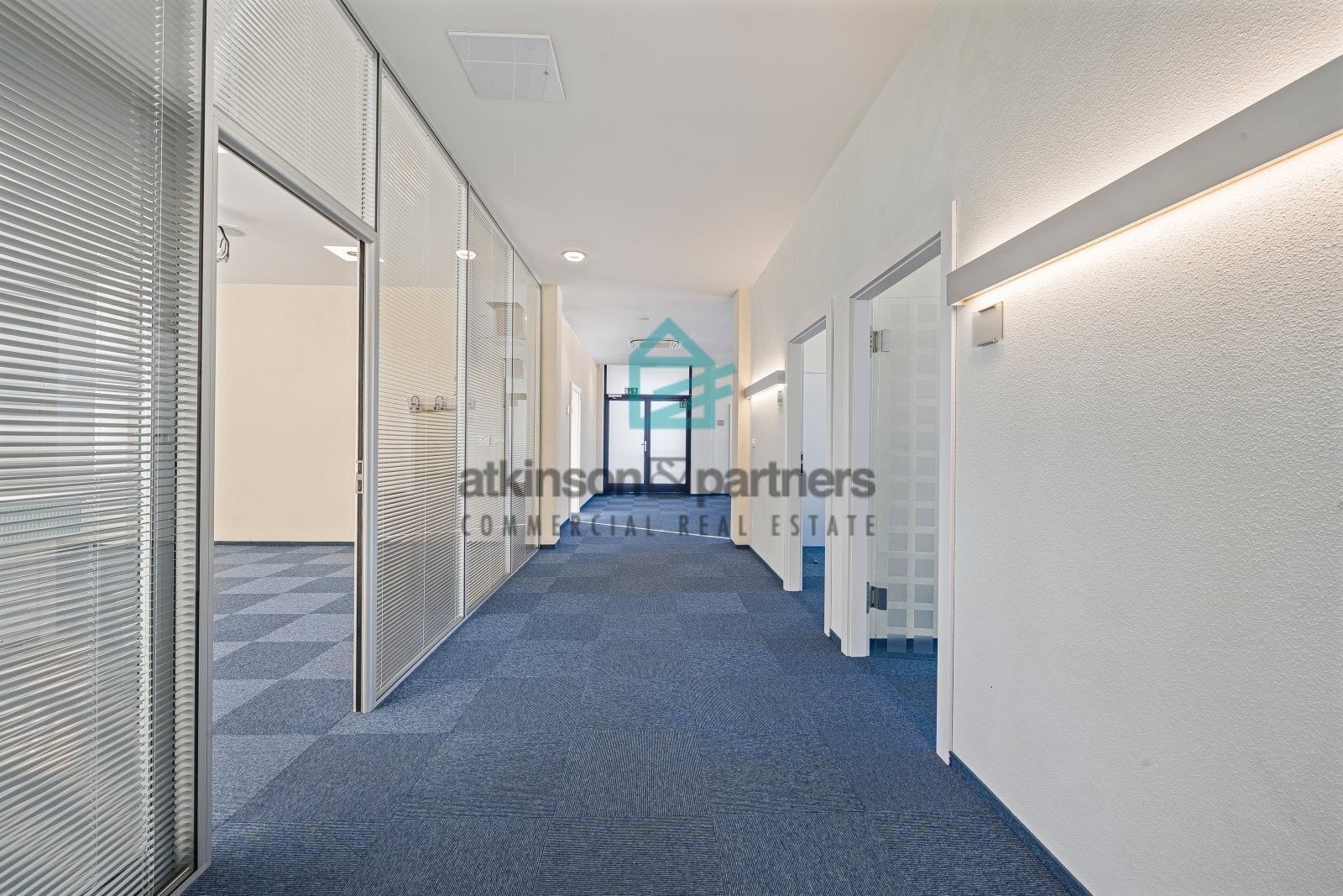 Pronájem komerčního prostoru 3500 m² - foto 10