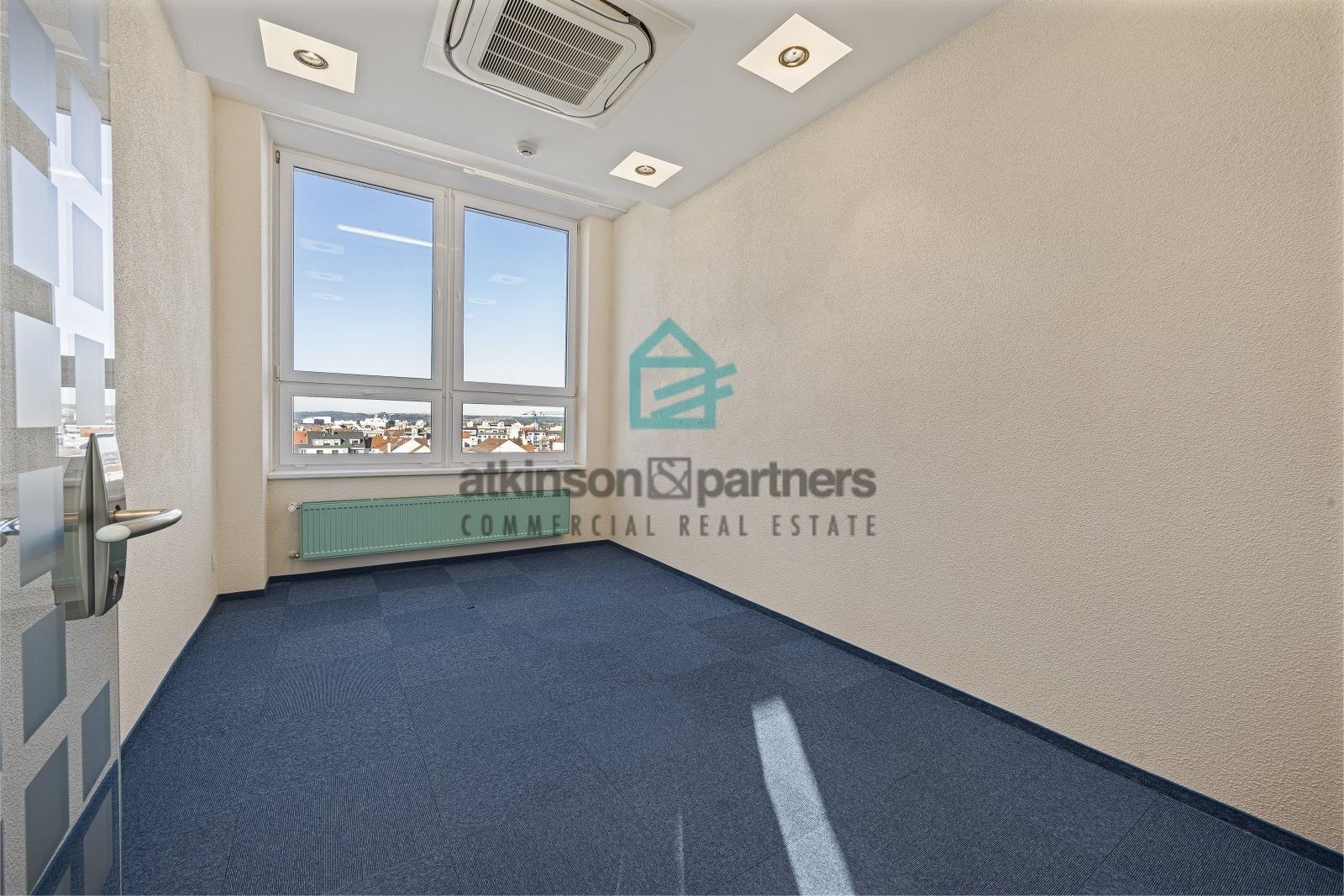 Pronájem komerčního prostoru 3500 m² - foto 12