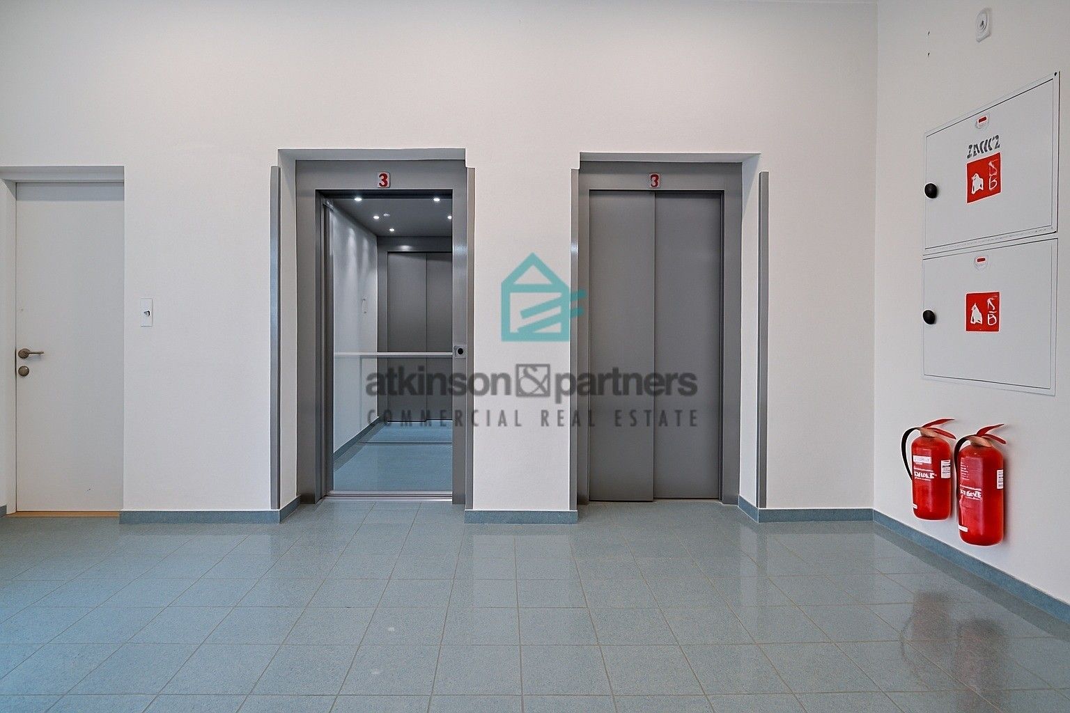 Pronájem komerčního prostoru 3500 m² - foto 17