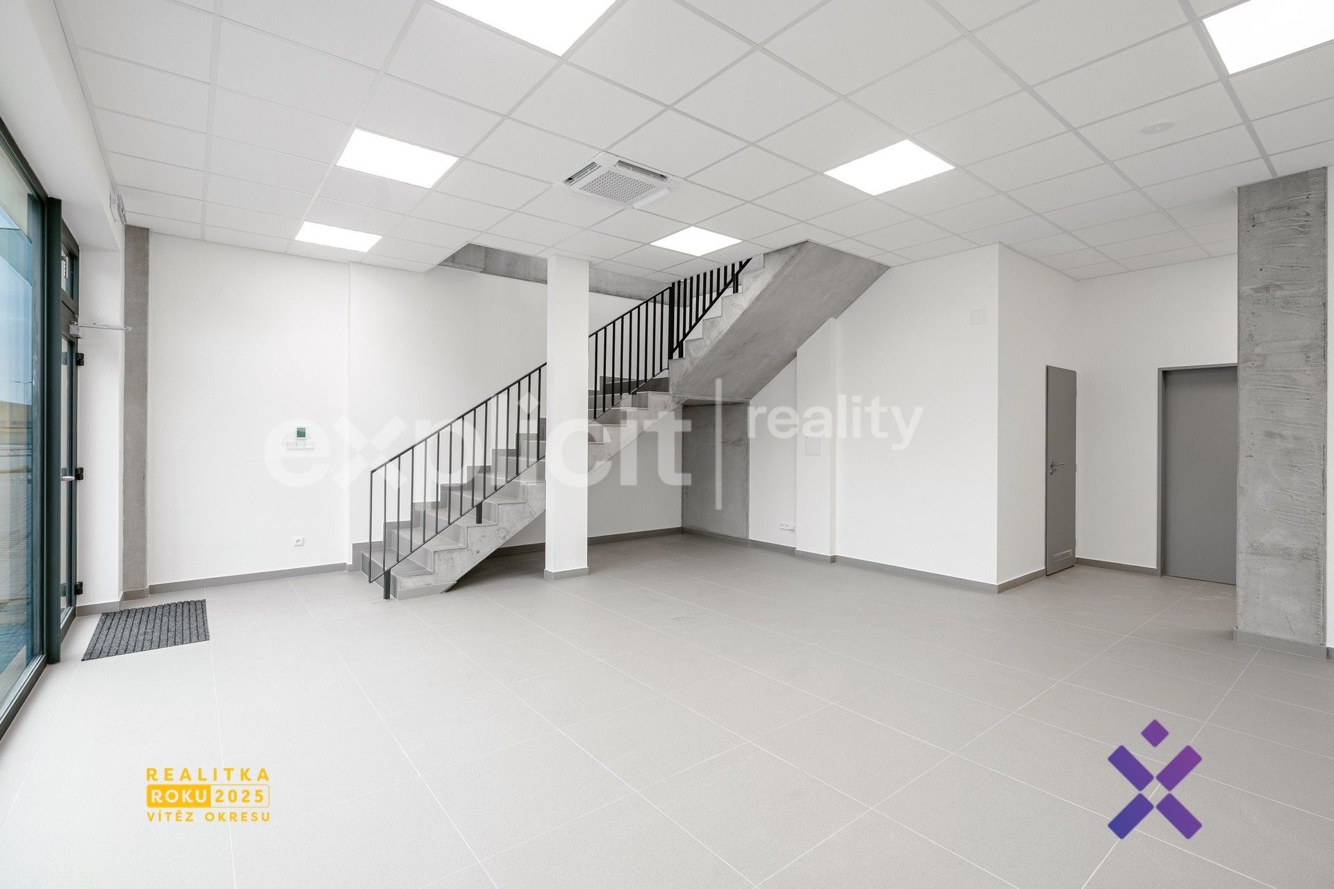 Pronájem komerčního prostoru 444 m² - foto 11