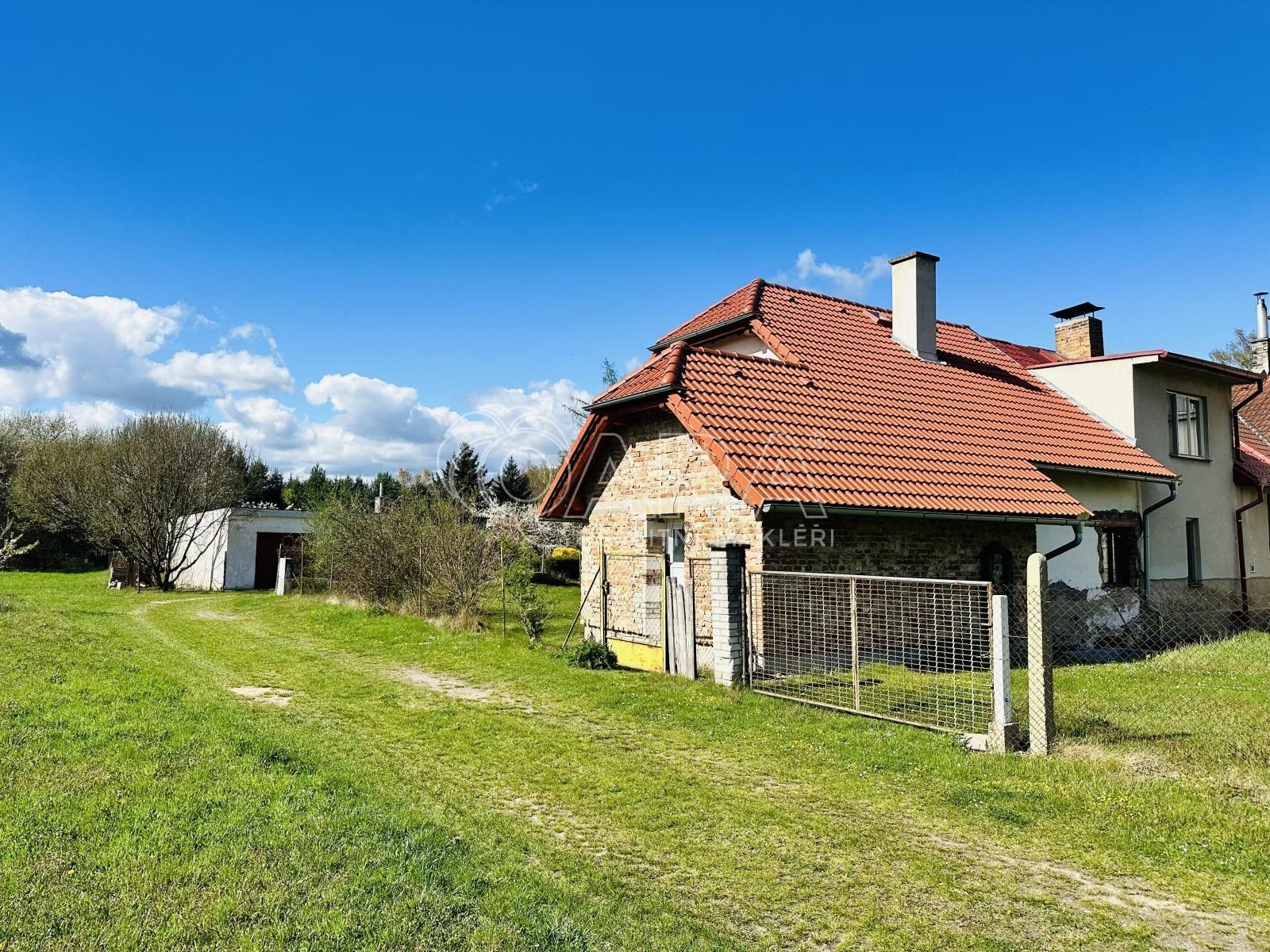 Prodej domu 100 m² - foto 1