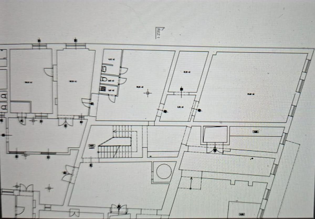Pronájem nemovitosti 200 m² - foto 2