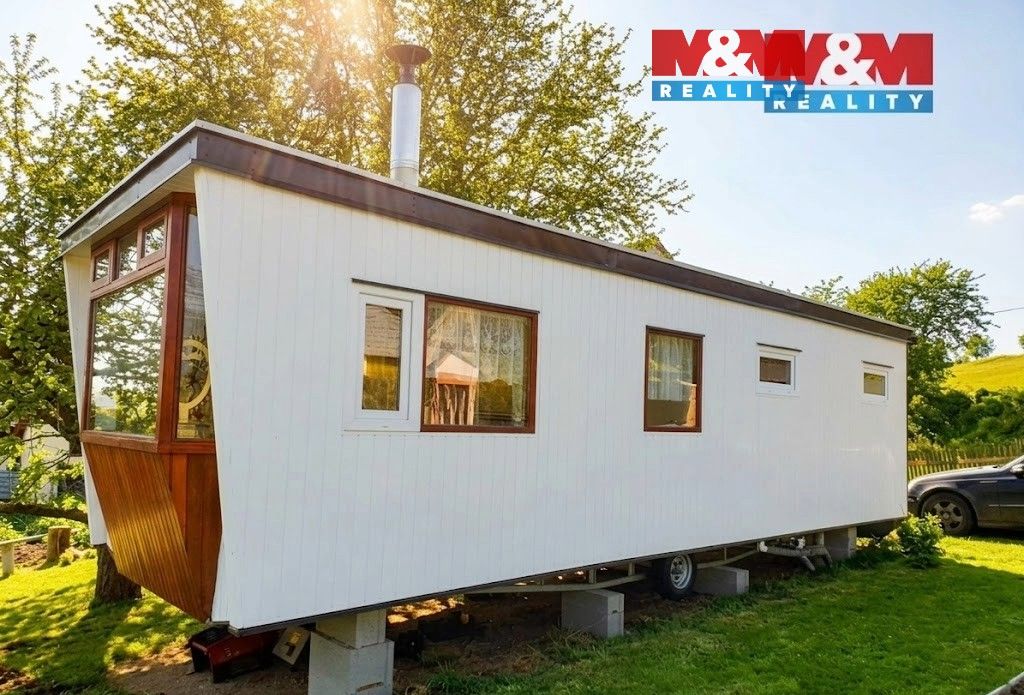 Prodej nemovitosti 24 m² - foto 1