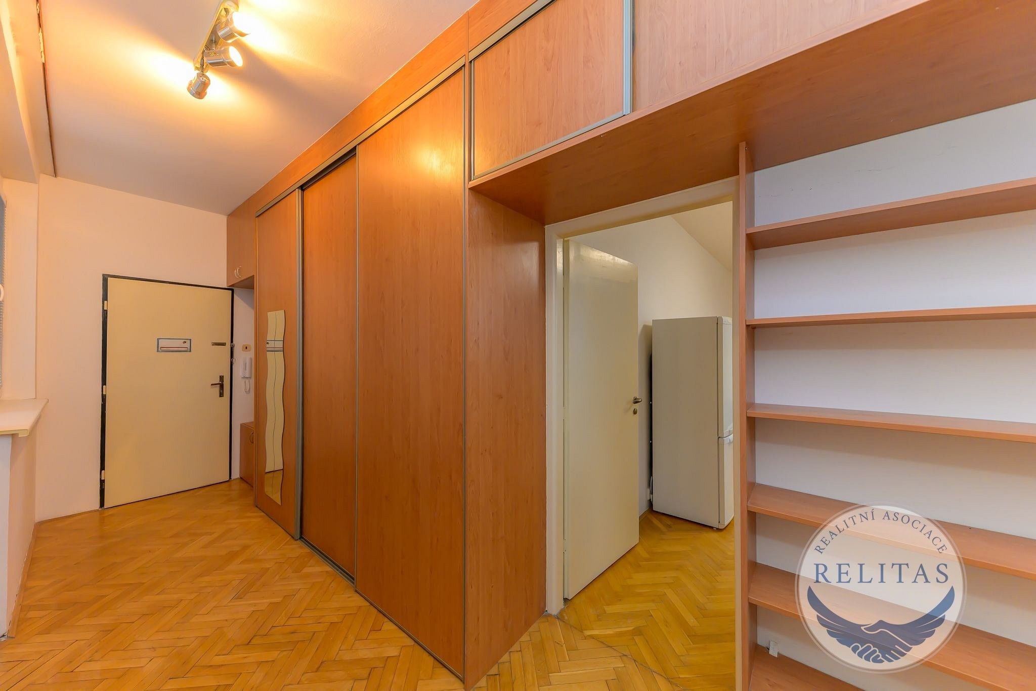 Pronájem bytu 2+kk 55 m² - foto 4