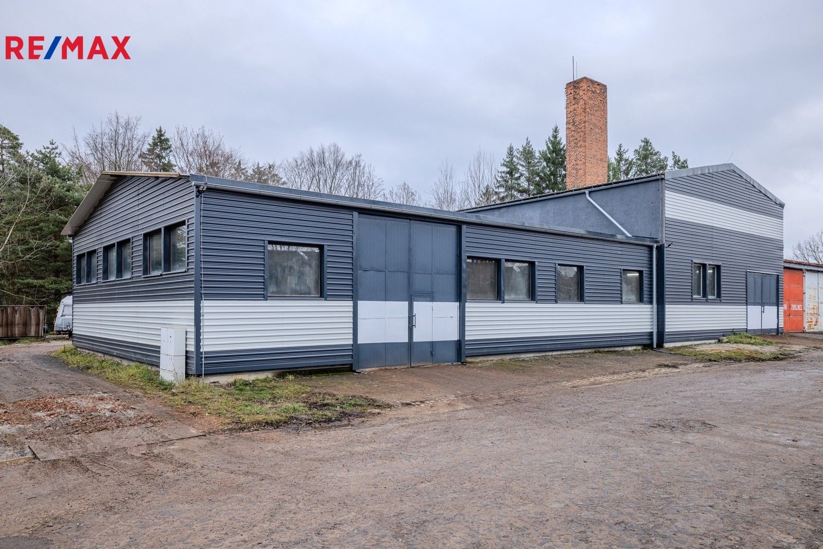 Prodej komerčního prostoru 1 m² - foto 1