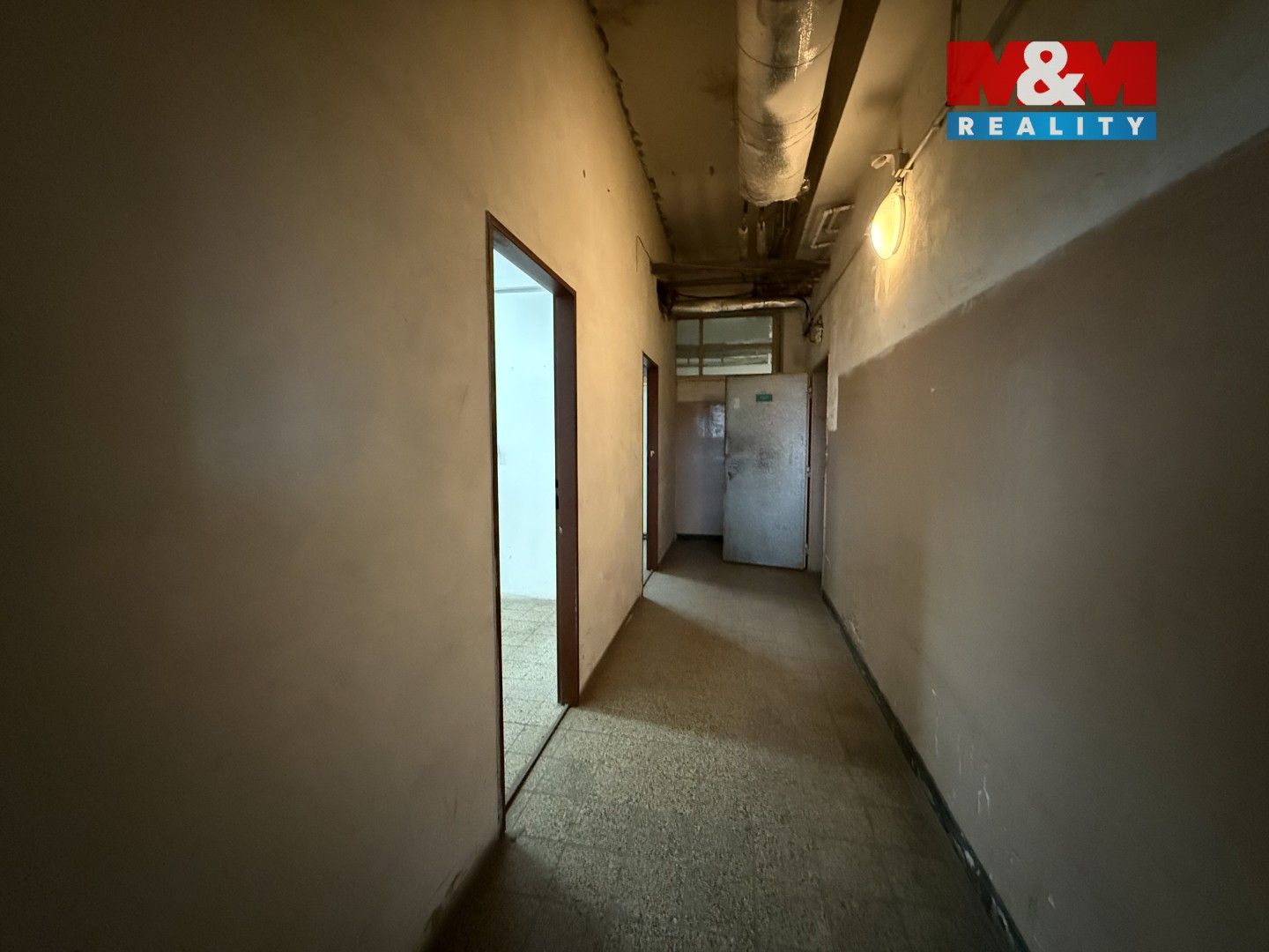 Pronájem komerčního prostoru 1062 m² - foto 10