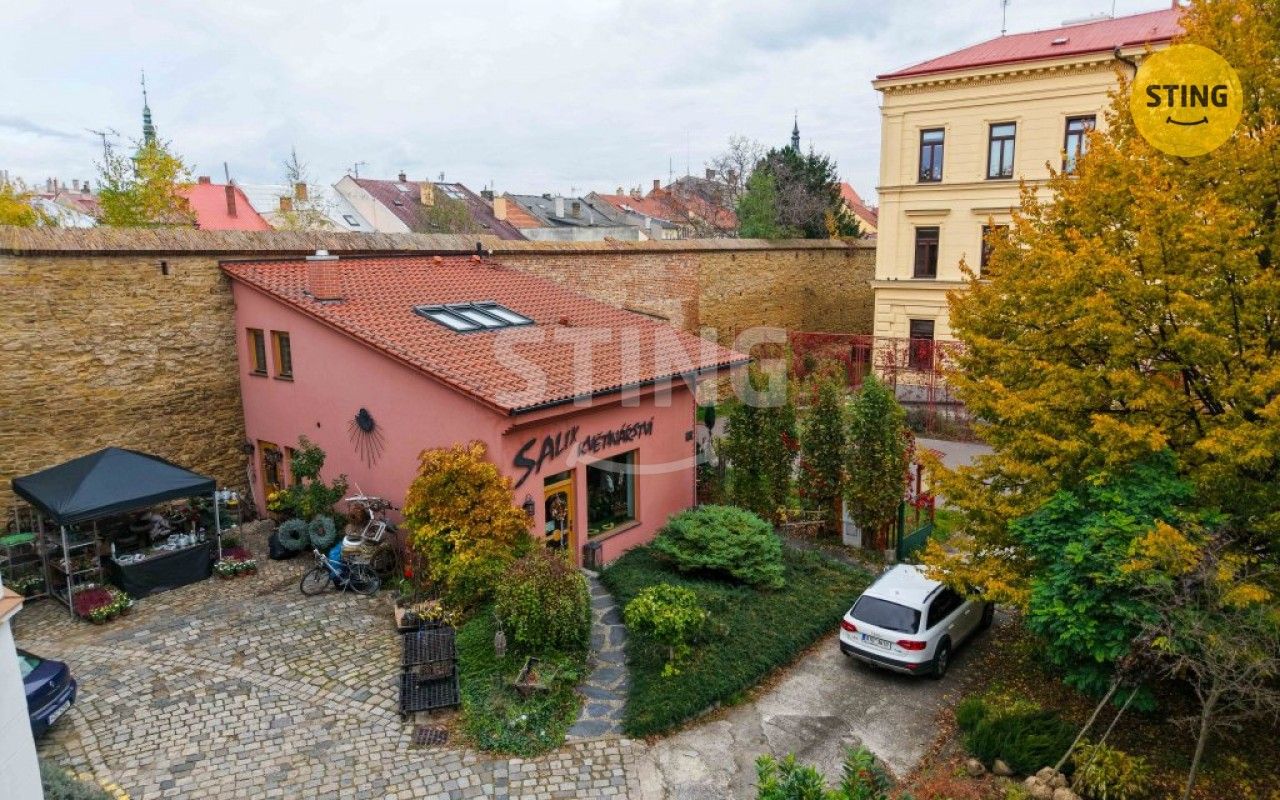 Prodej komerčního prostoru 102 m² - foto 1