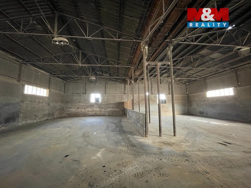 Pronájem komerčního prostoru 972 m² - foto 4