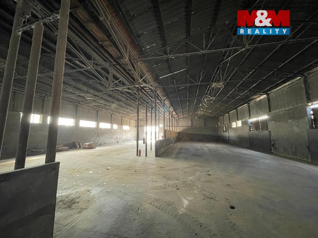 Pronájem komerčního prostoru 972 m² - foto 5