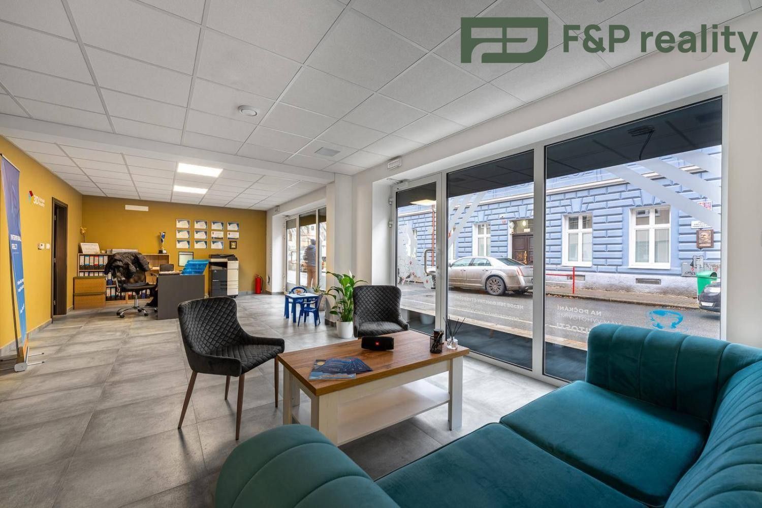 Pronájem komerčního prostoru 133 m² - foto 1