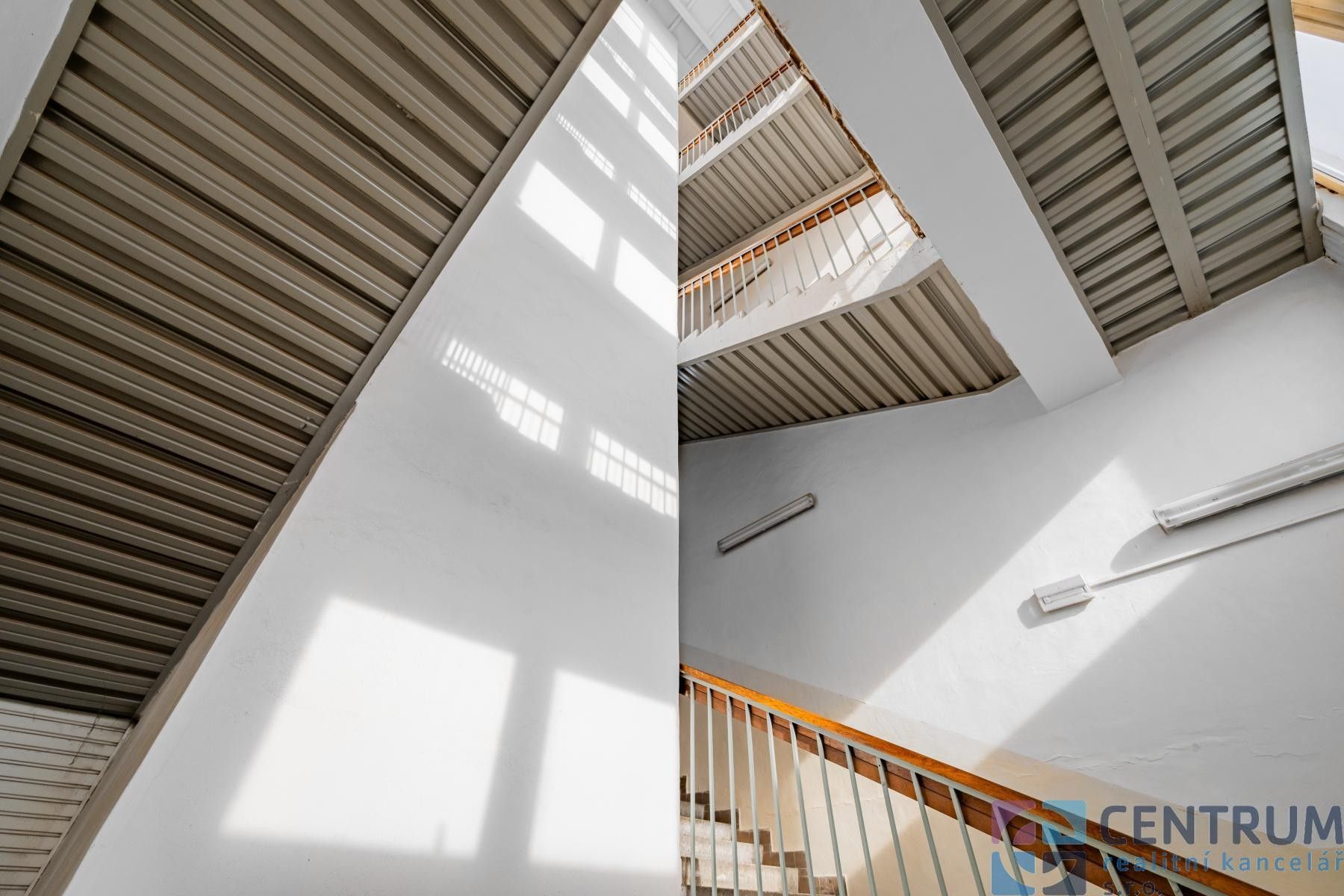 Pronájem komerčního prostoru 583 m² - foto 9