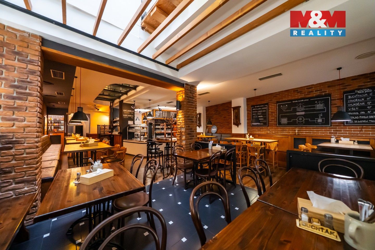 Prodej komerčního prostoru 890 m² - foto 2