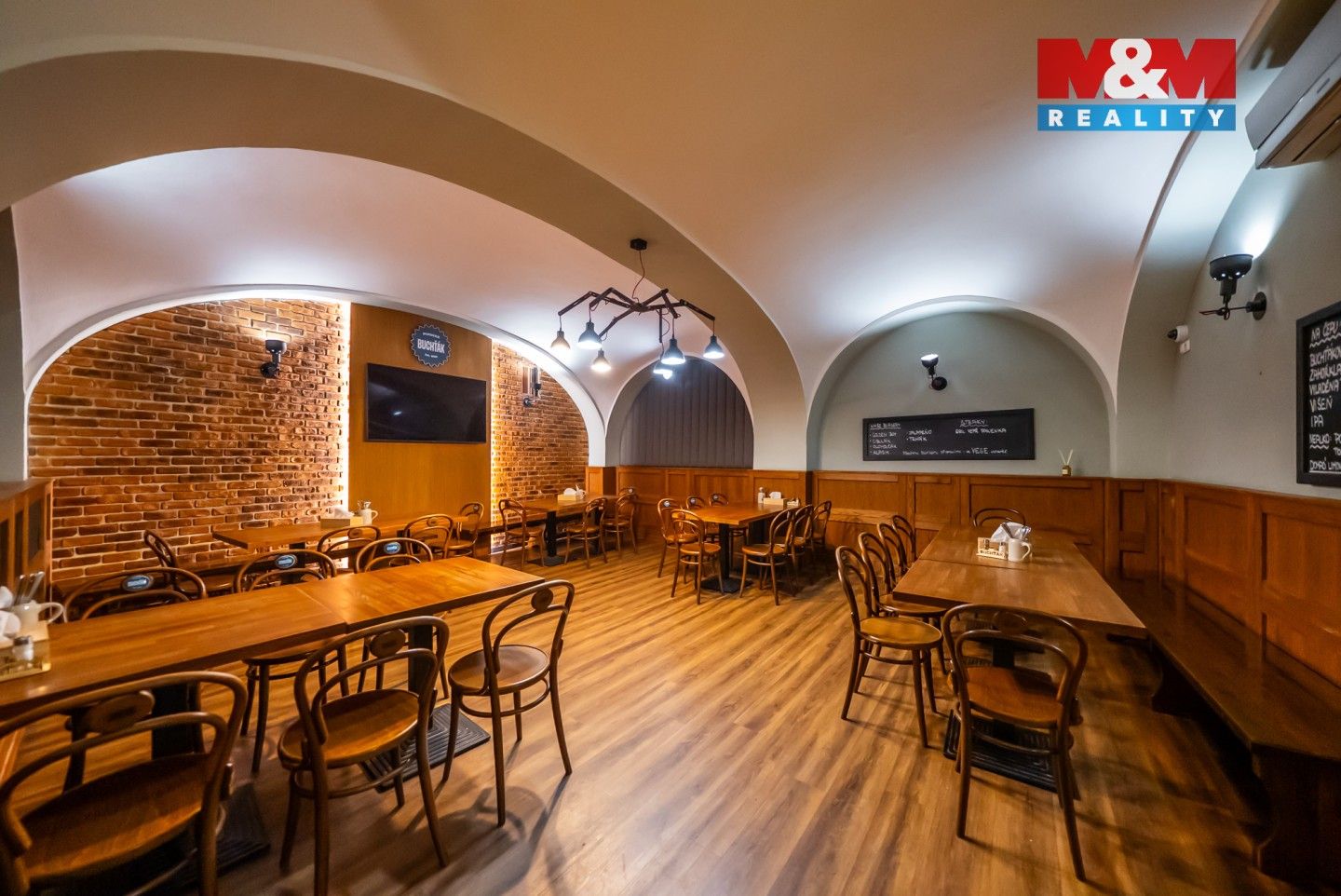 Prodej komerčního prostoru 890 m² - foto 18
