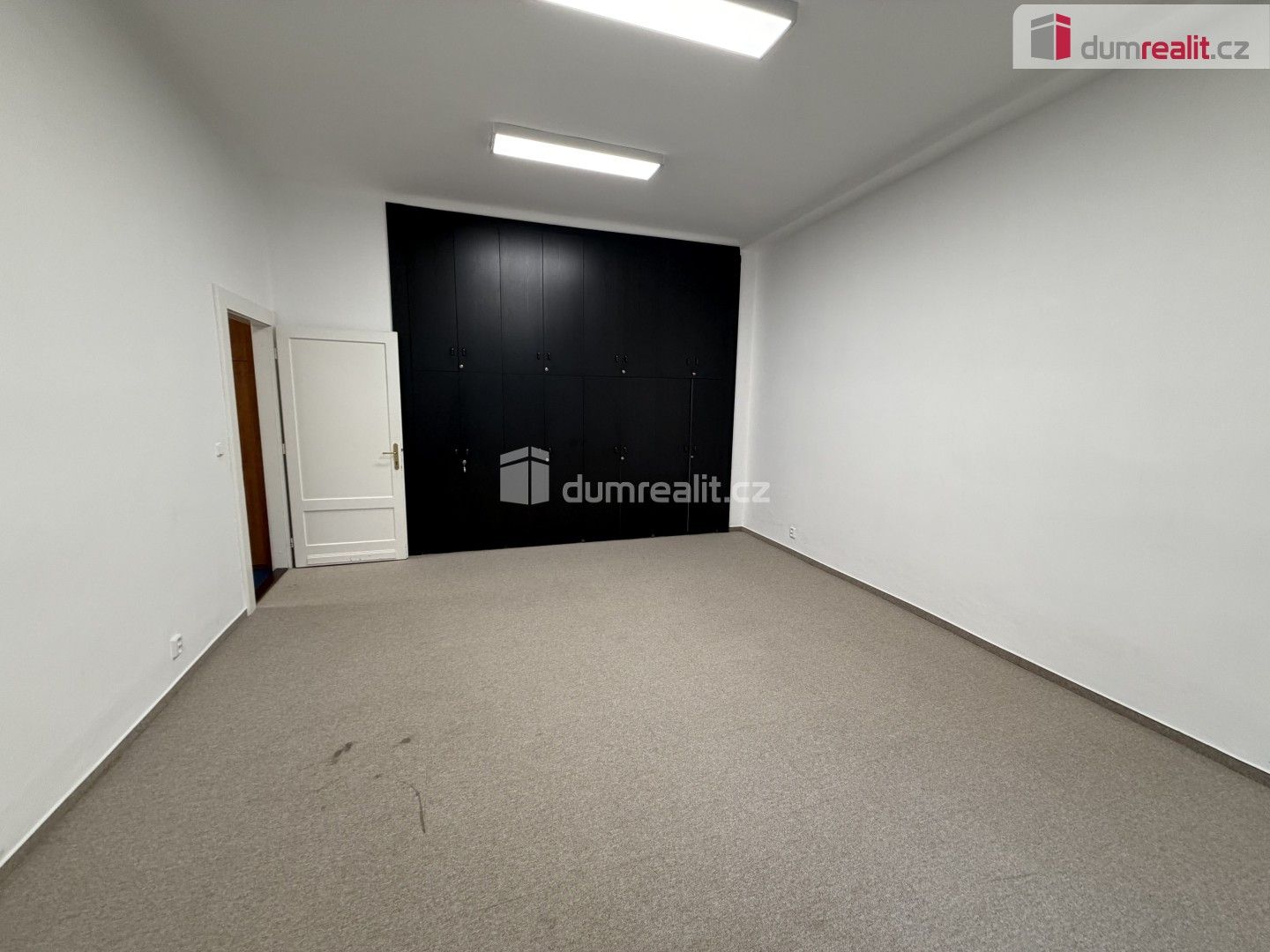 Pronájem komerčního prostoru 143 m² - foto 6