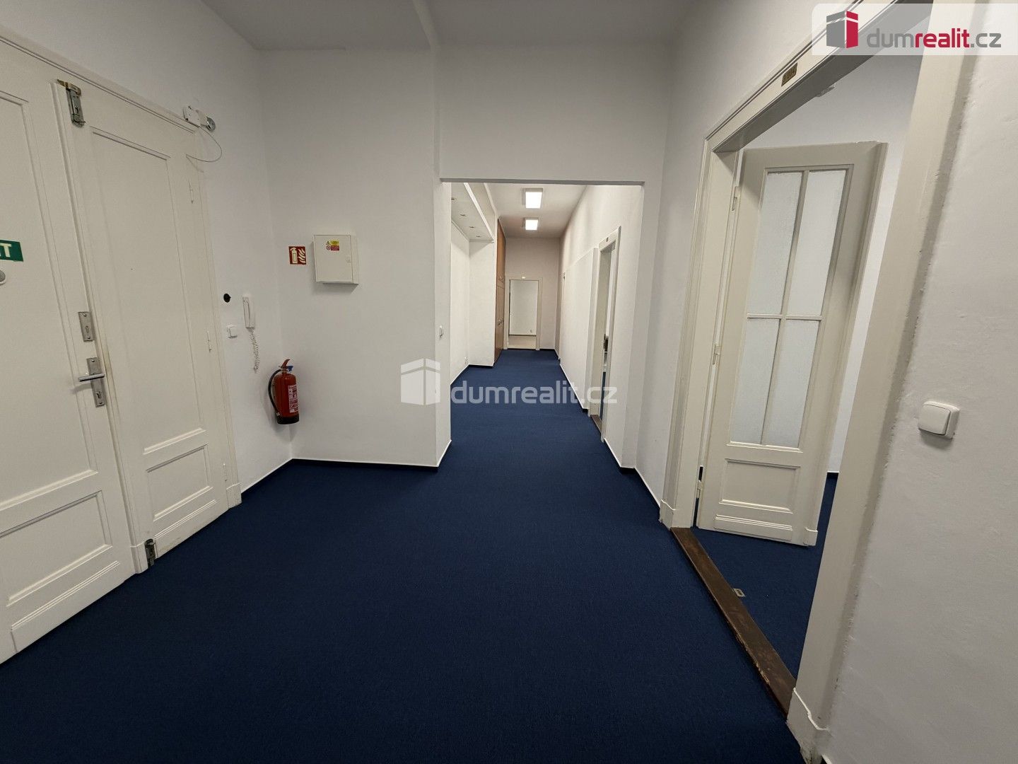 Pronájem komerčního prostoru 143 m² - foto 7