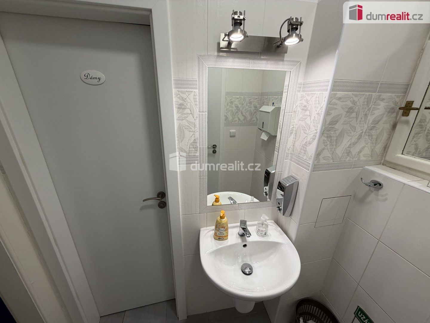 Pronájem komerčního prostoru 143 m² - foto 10