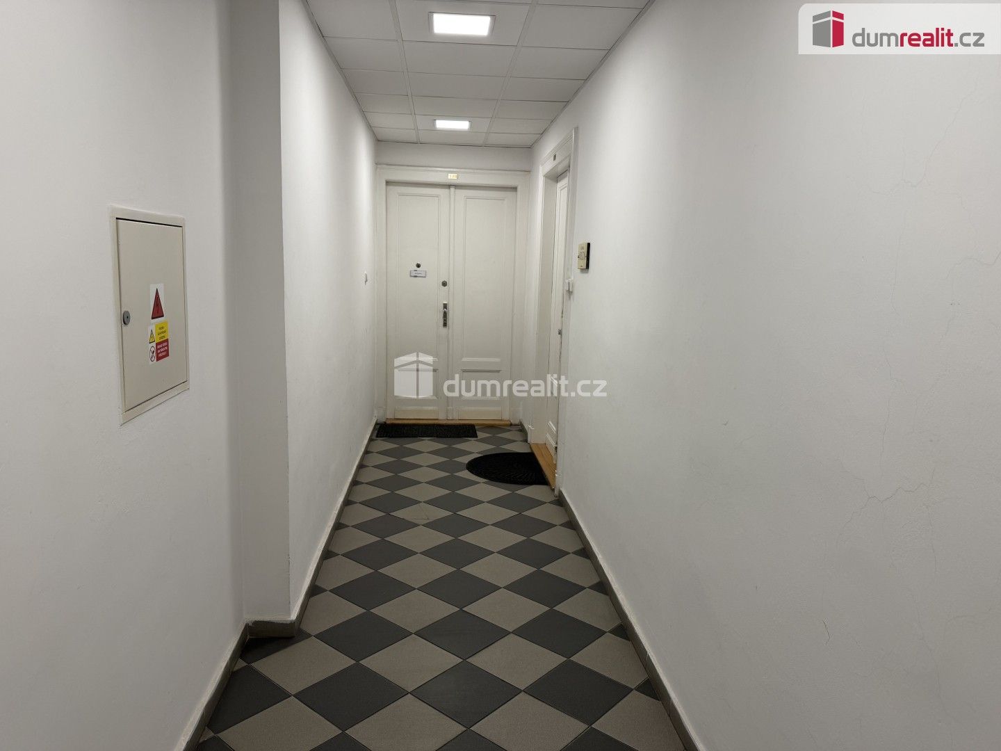 Pronájem komerčního prostoru 143 m² - foto 12