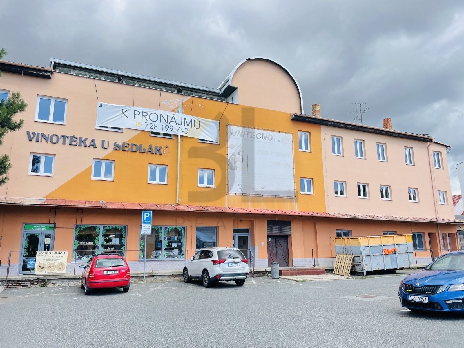 Pronájem komerčního prostoru 250 m² - foto 1