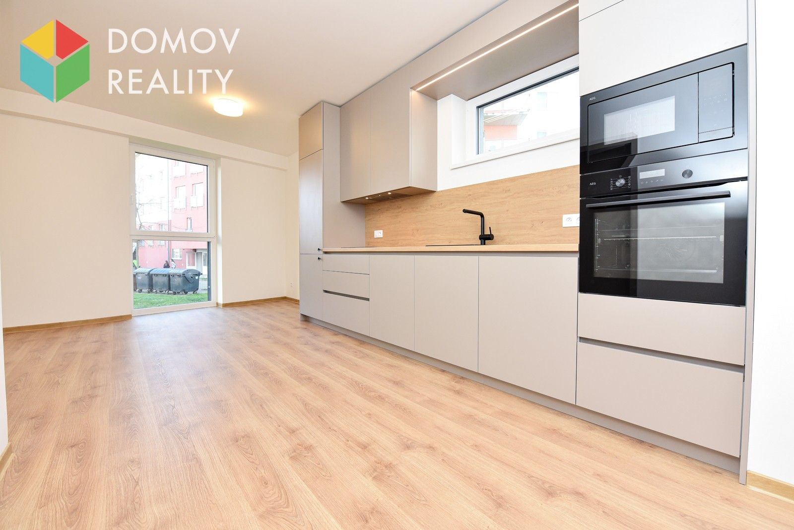 Pronájem bytu 2+kk 68 m² - foto 2