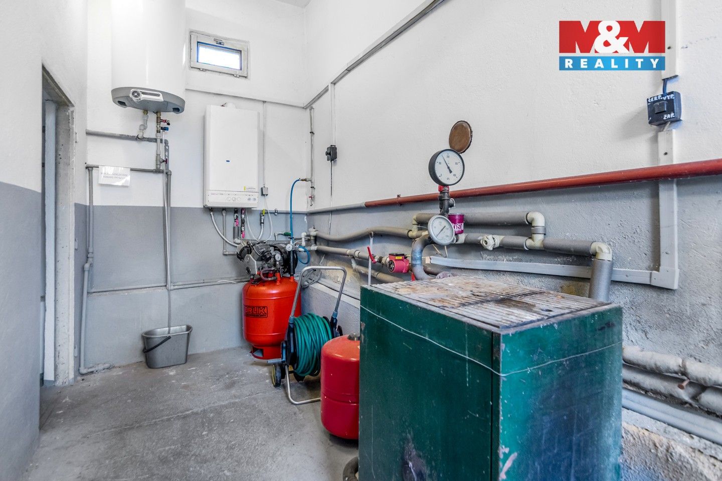 Pronájem komerčního prostoru 2357 m² - foto 9