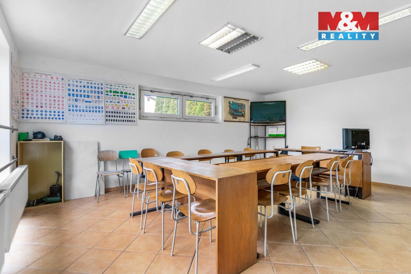 Pronájem komerčního prostoru 2357 m² - foto 15