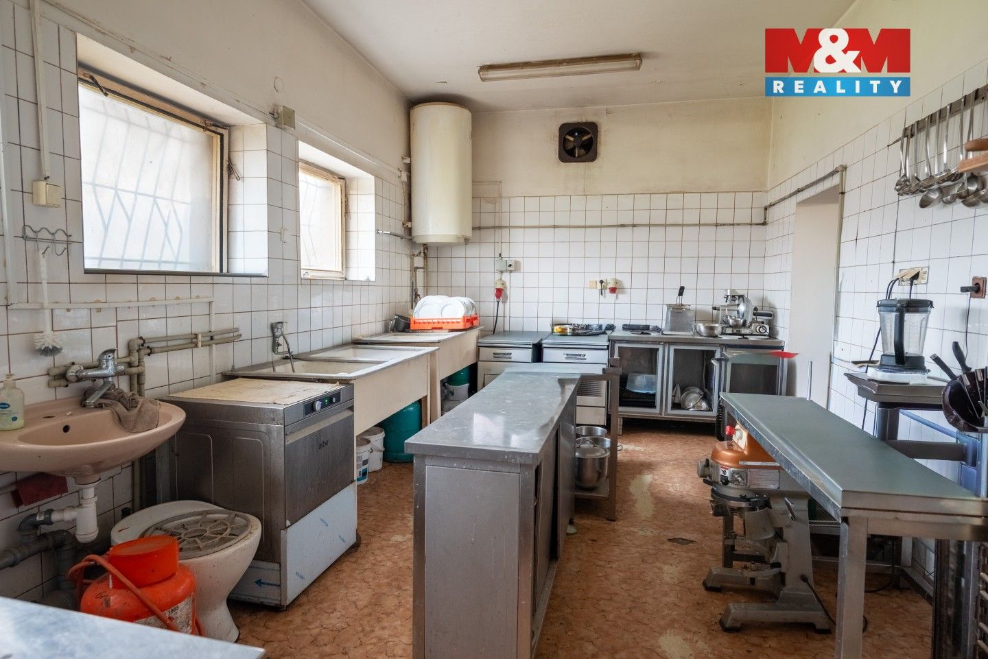 Prodej komerčního prostoru 160 m² - foto 3