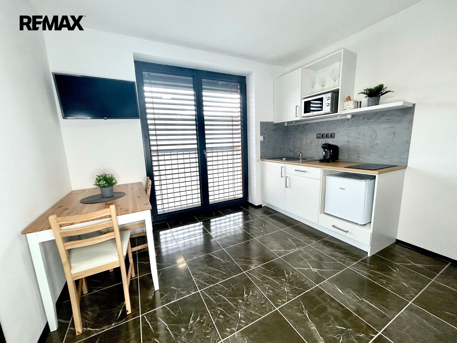 Pronájem bytu 2+kk 40 m² - foto 1