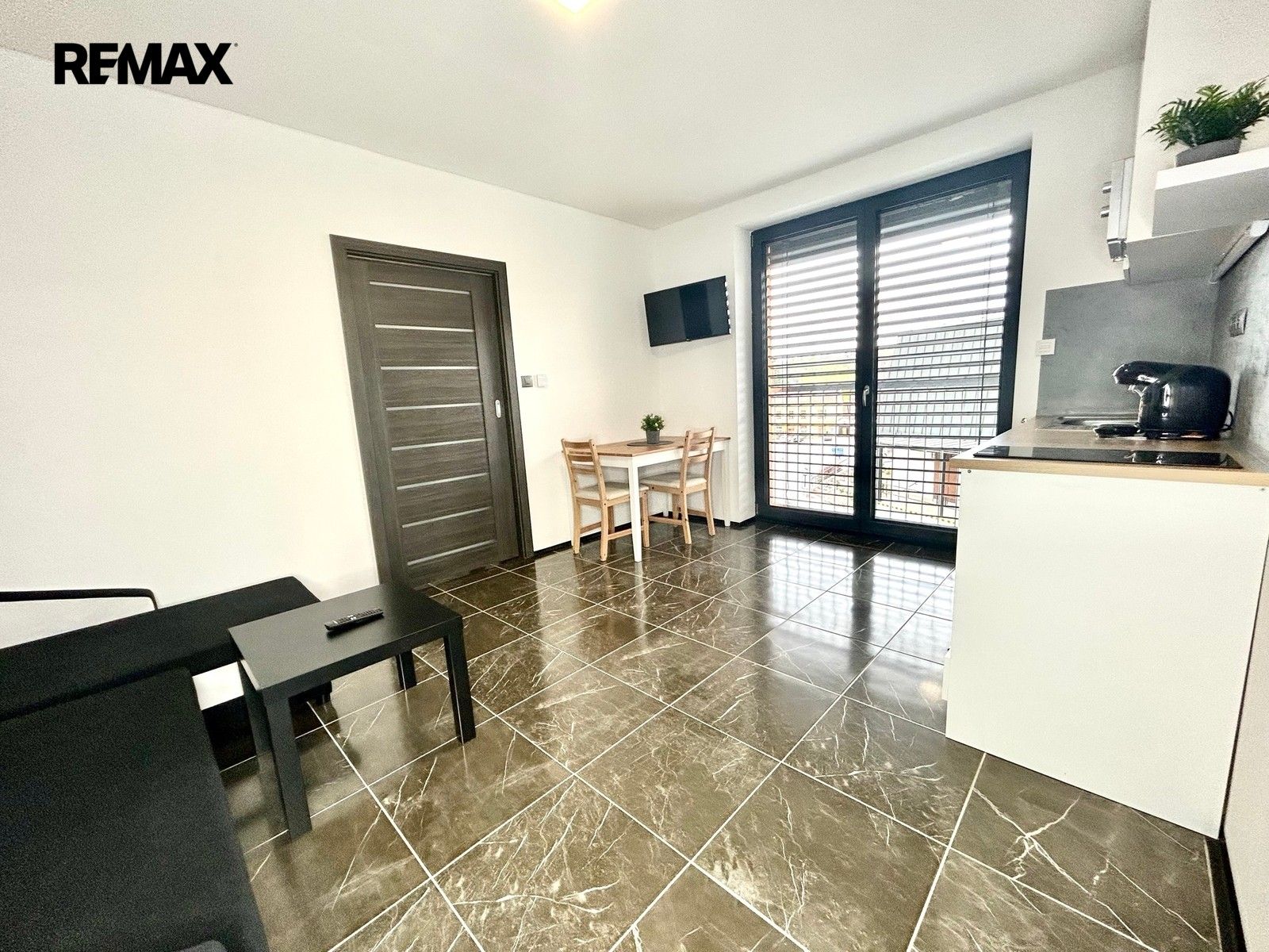 Pronájem bytu 2+kk 40 m² - foto 3