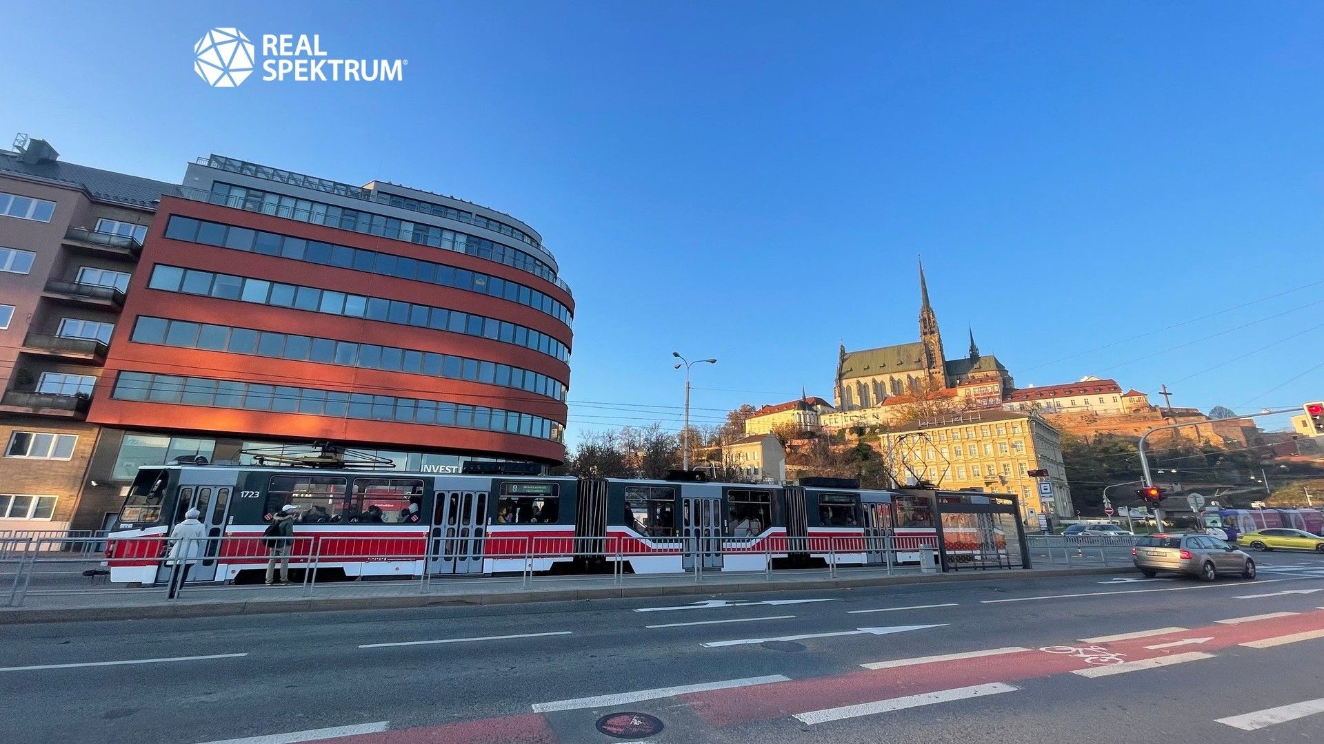 Pronájem komerčního prostoru 136 m² - foto 1