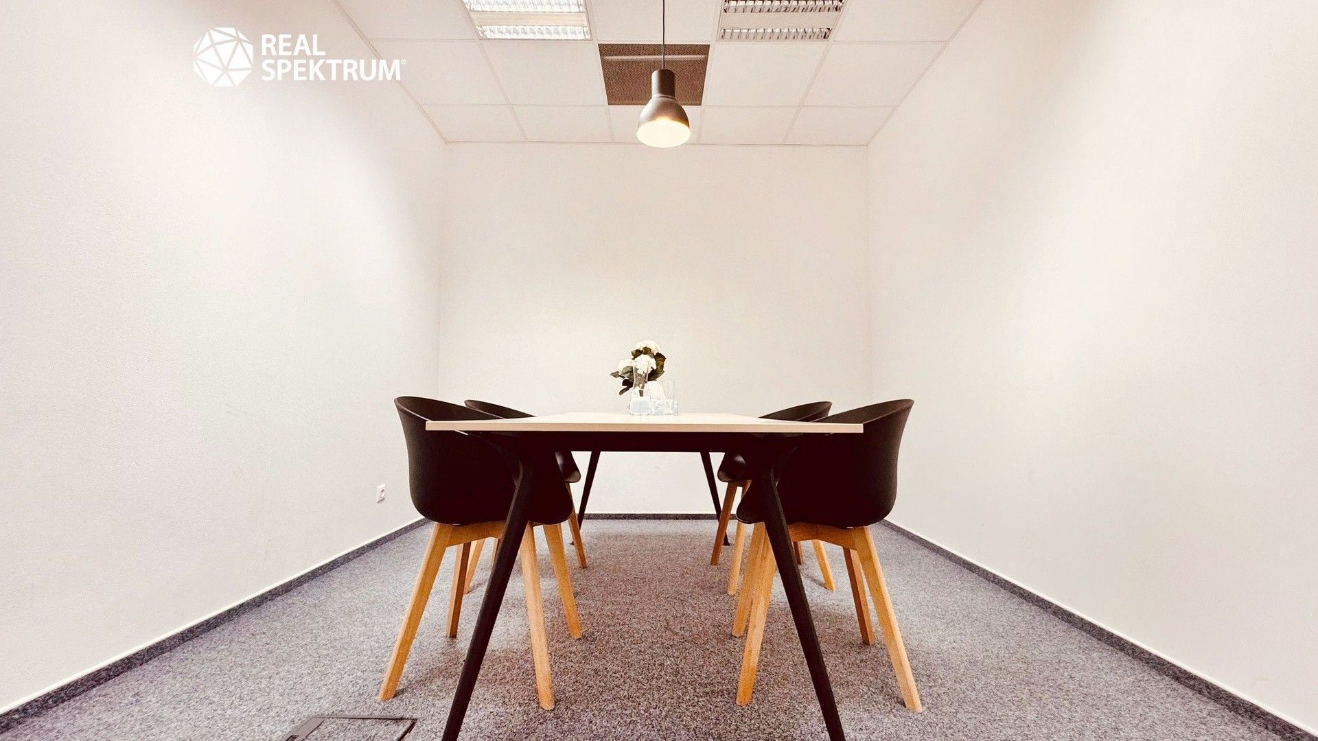 Pronájem komerčního prostoru 136 m² - foto 7