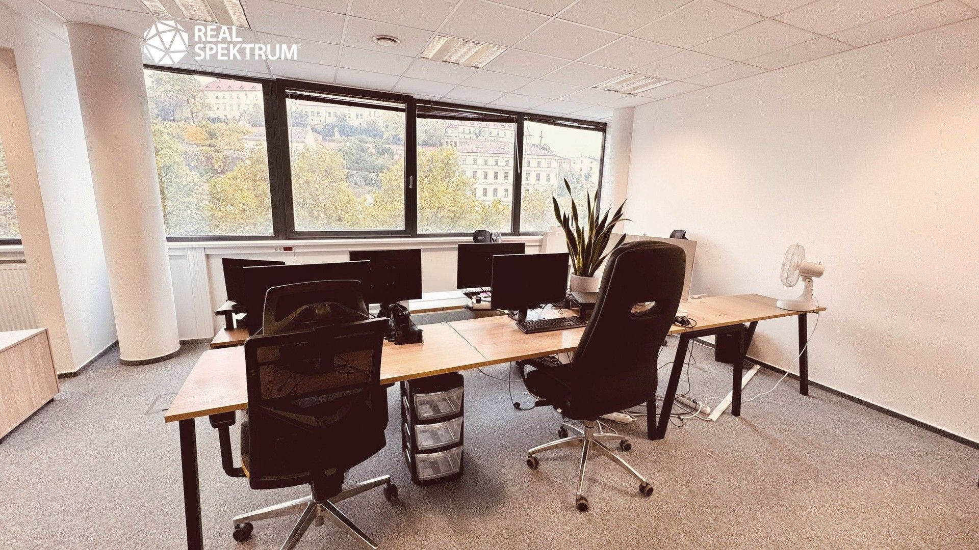 Pronájem komerčního prostoru 136 m² - foto 9