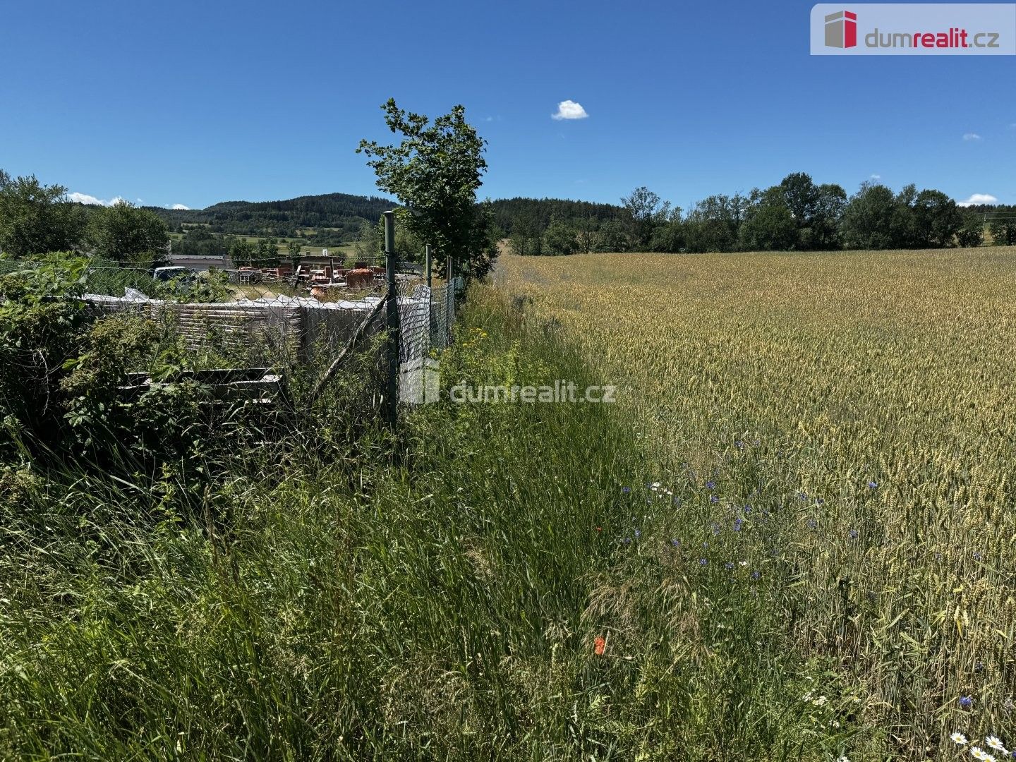 Prodej pozemku 2327 m² - foto 1