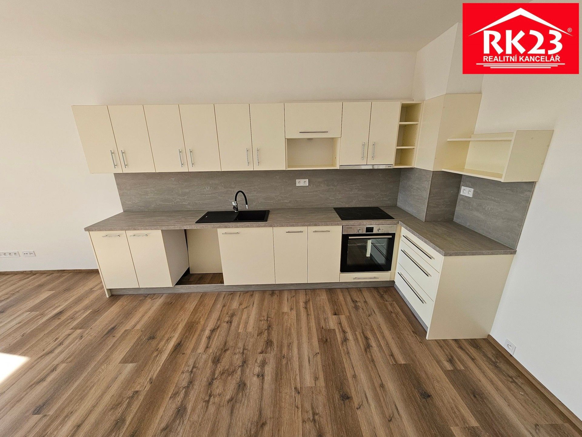 Prodej bytu 3+kk 77 m² - foto 3