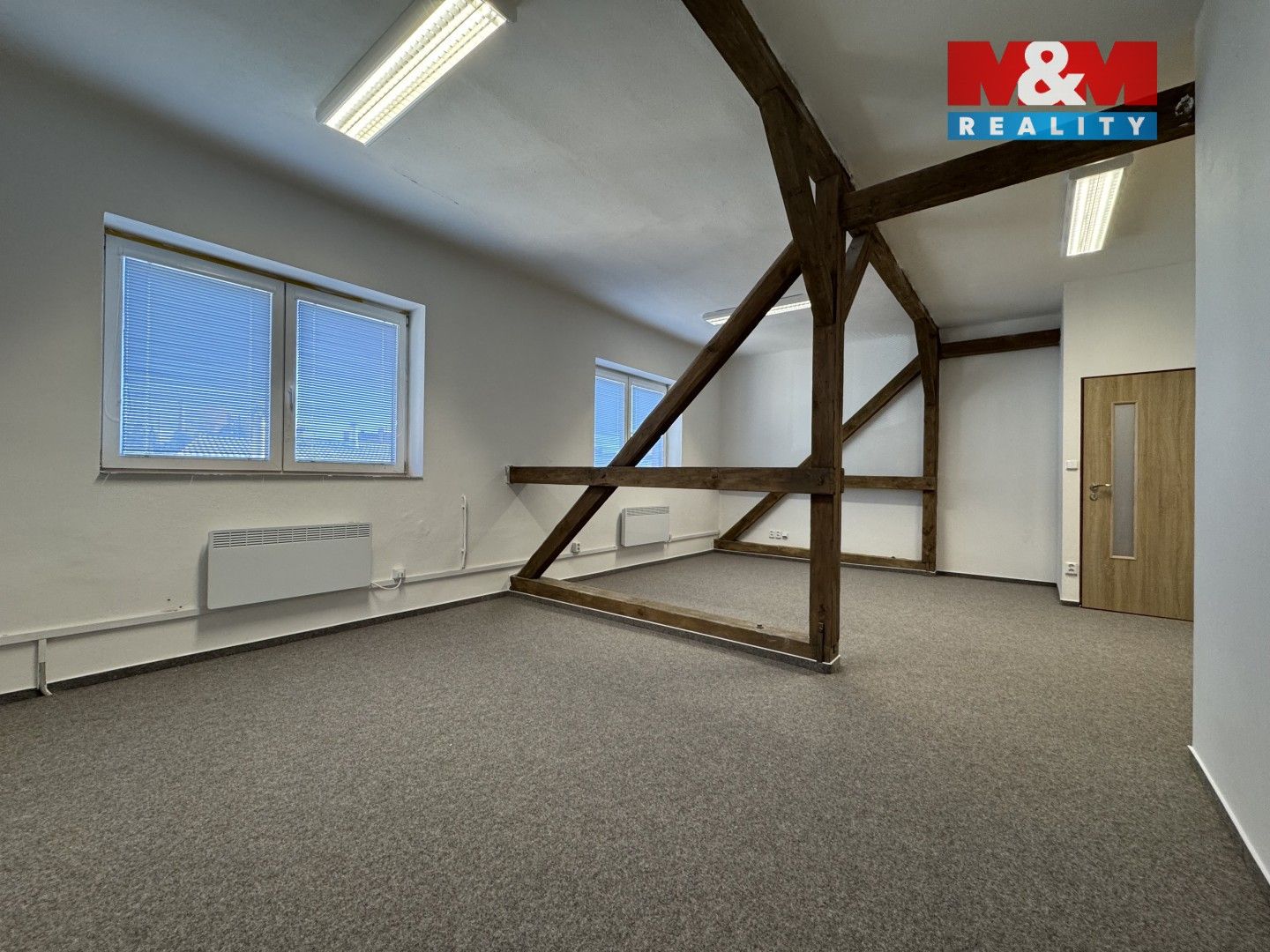 Pronájem komerčního prostoru 251 m² - foto 9